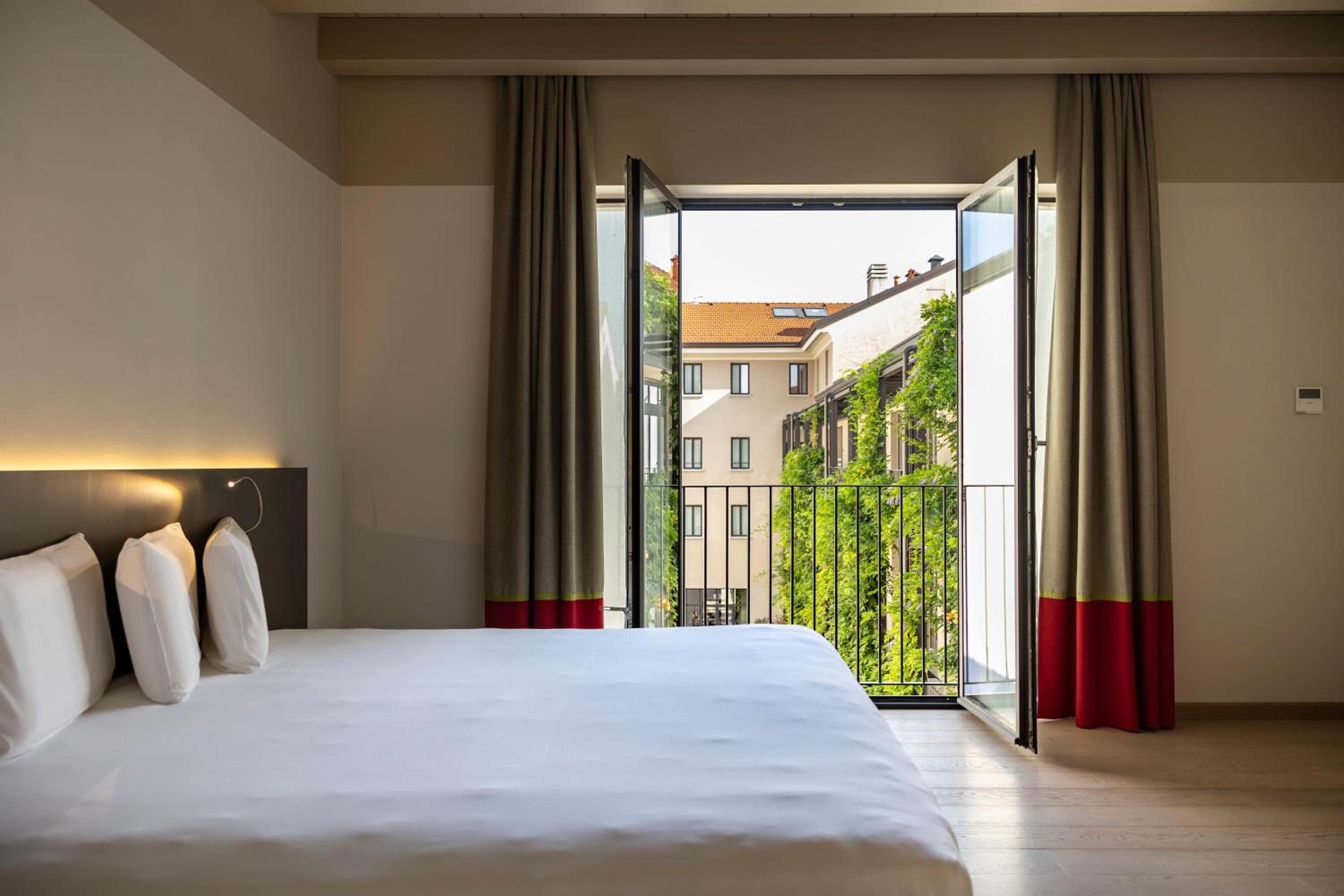 Savona 18 Suites — 25