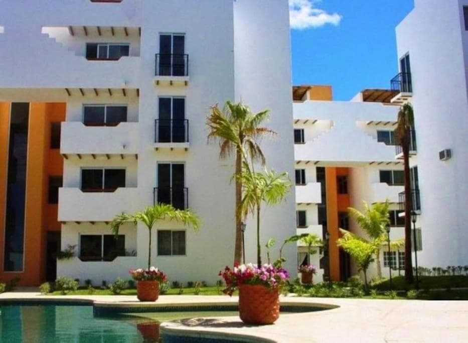 Your Cabo Penthouse Escape Walk to Sand & Sea! — 1