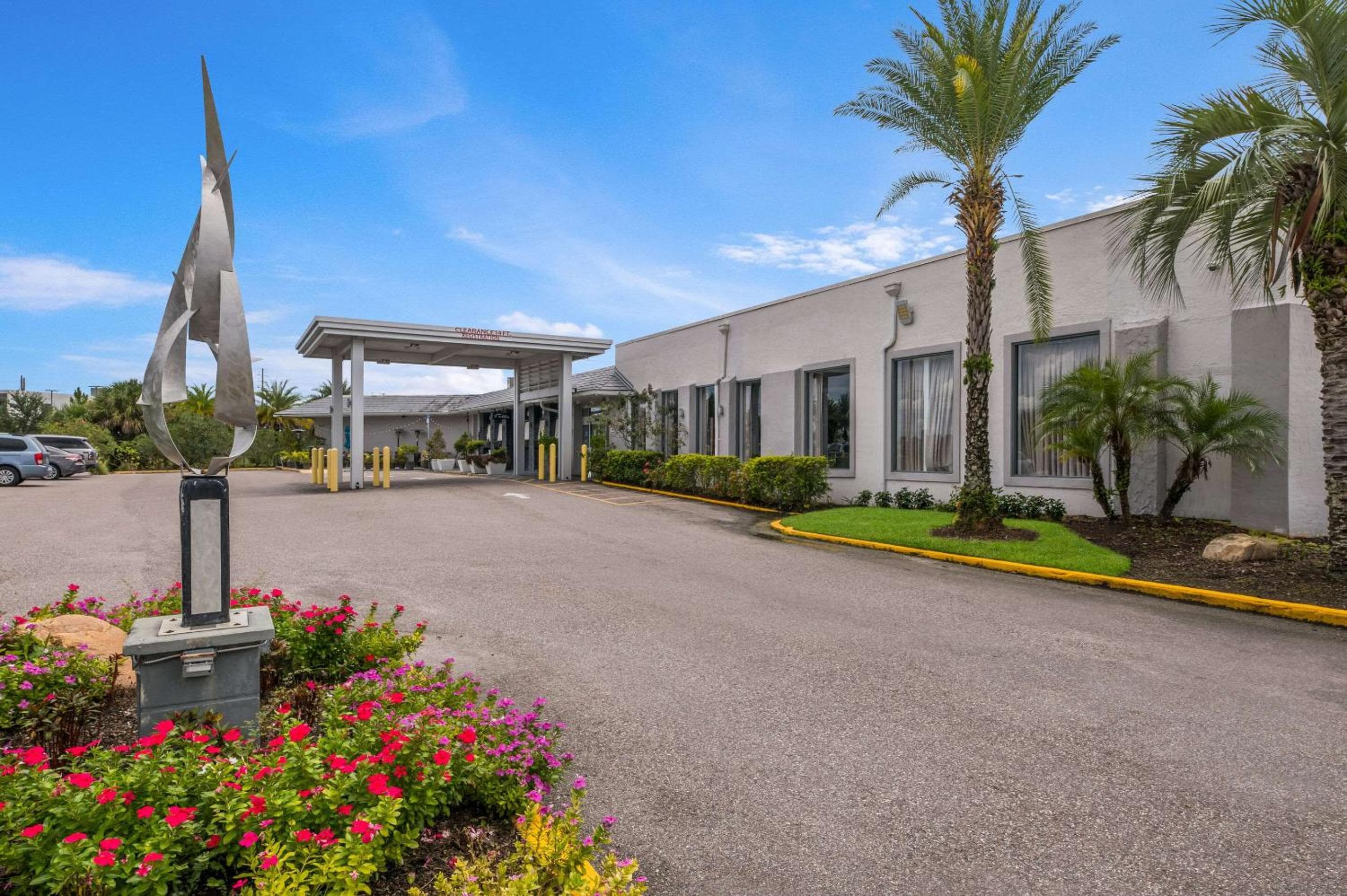 Clarion Inn & Suites Gegenüber Universal Orlando Resort — 1