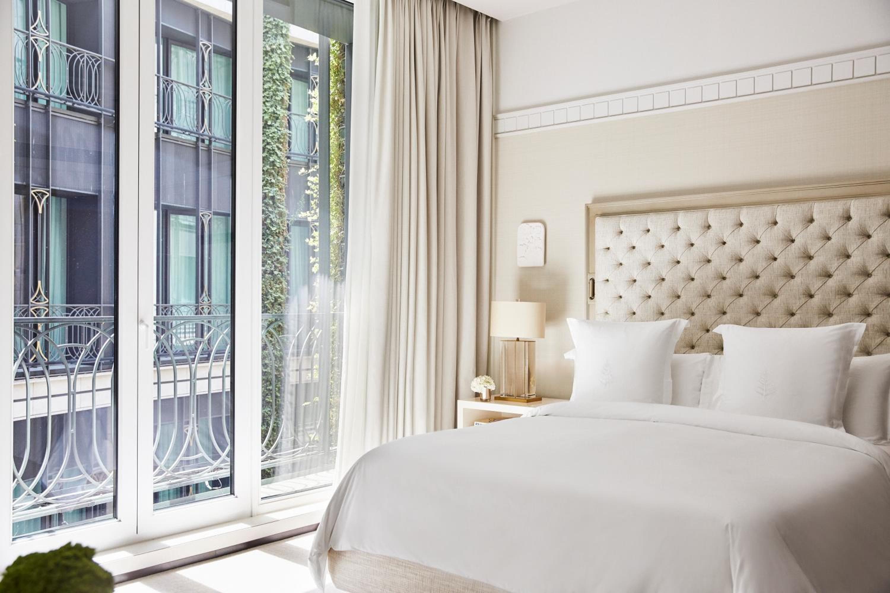 Four Seasons Hotel Madrid — 17