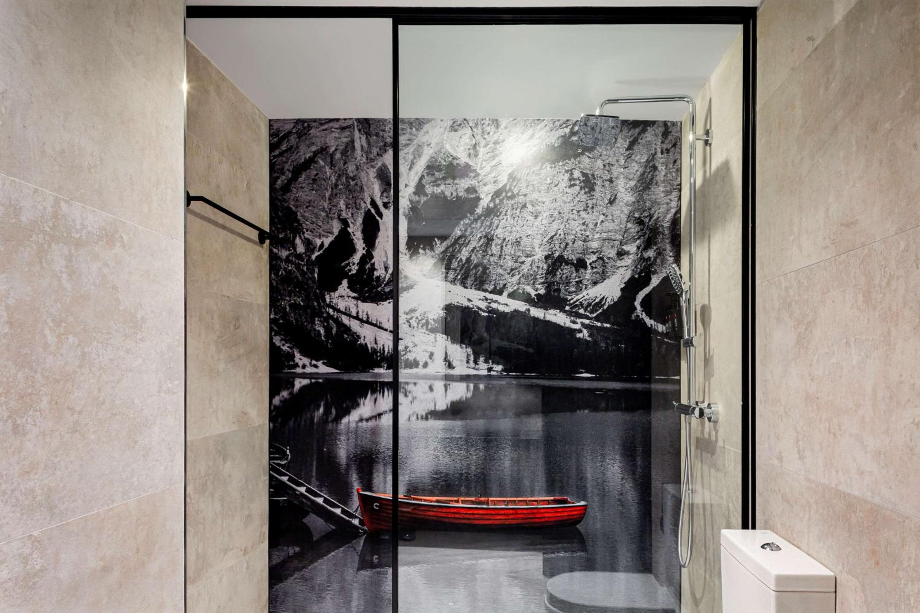 Radisson RED Madrid — 21