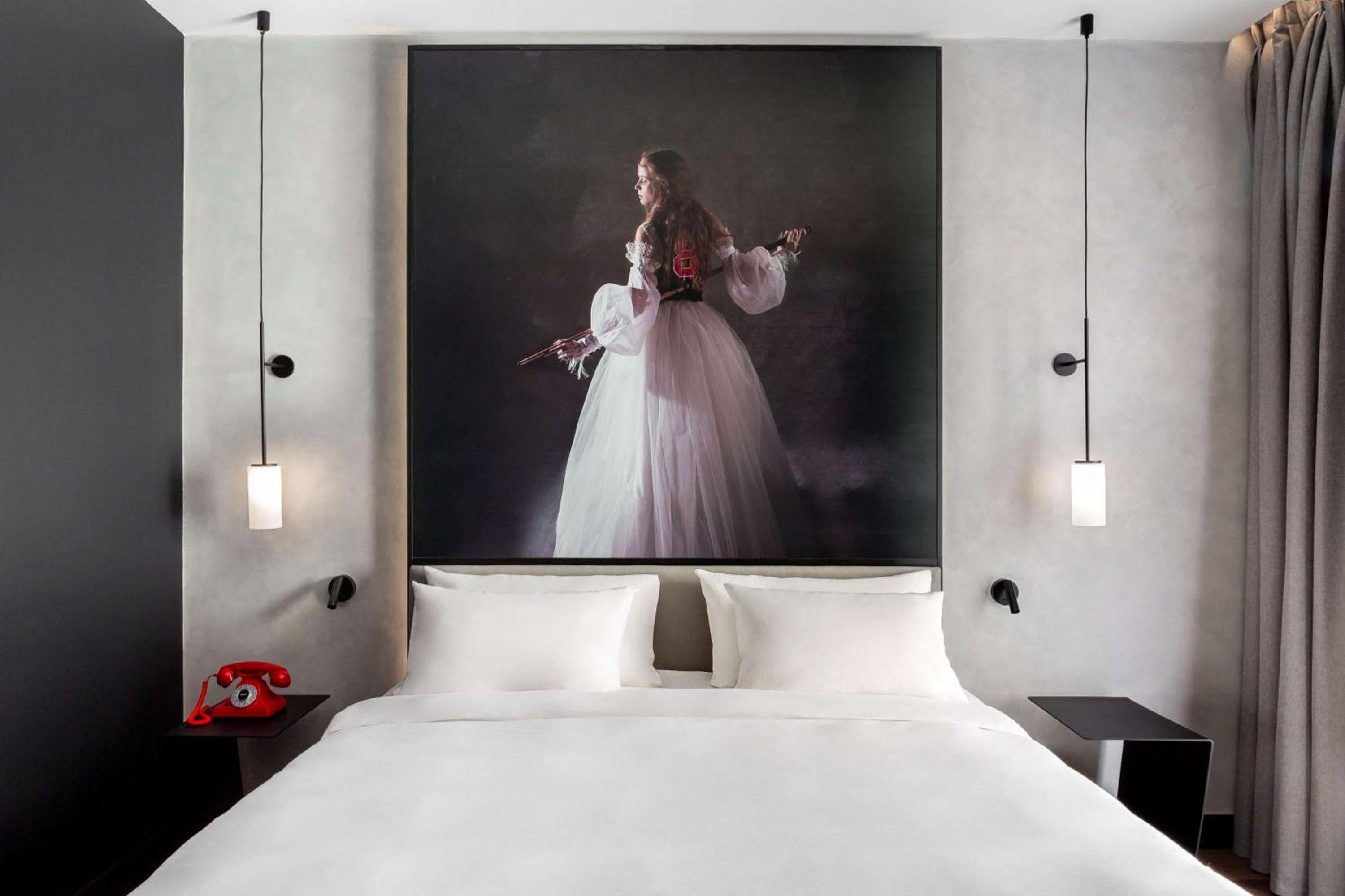 Radisson RED Madrid — 24