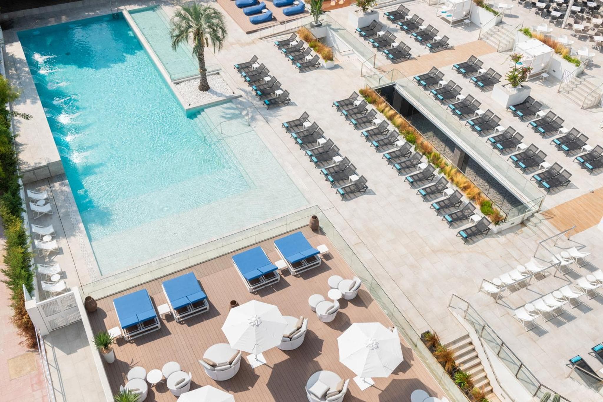 L'Azure Hotel SPA 4Sup — 1