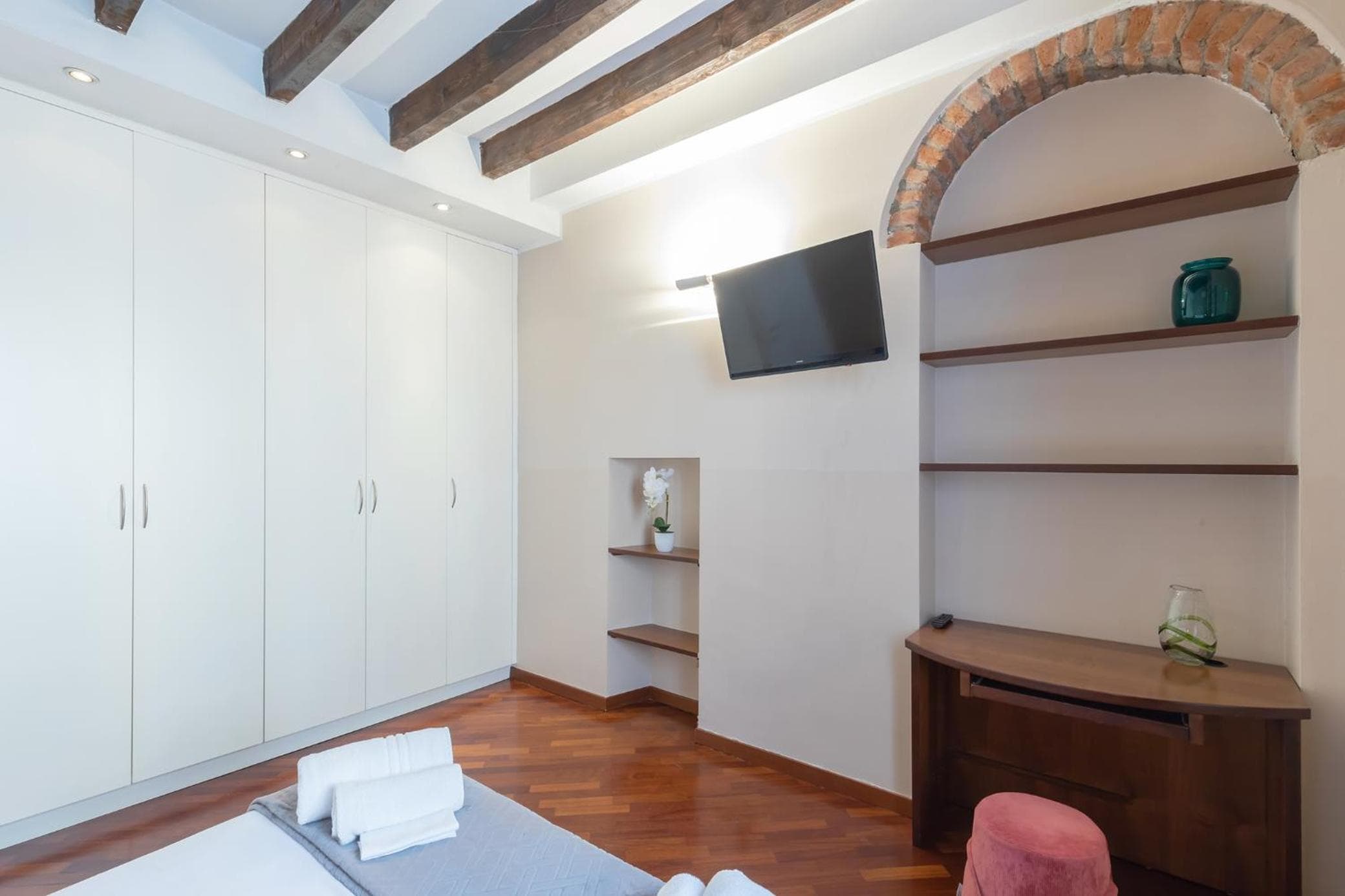 Milan Retreats — 25