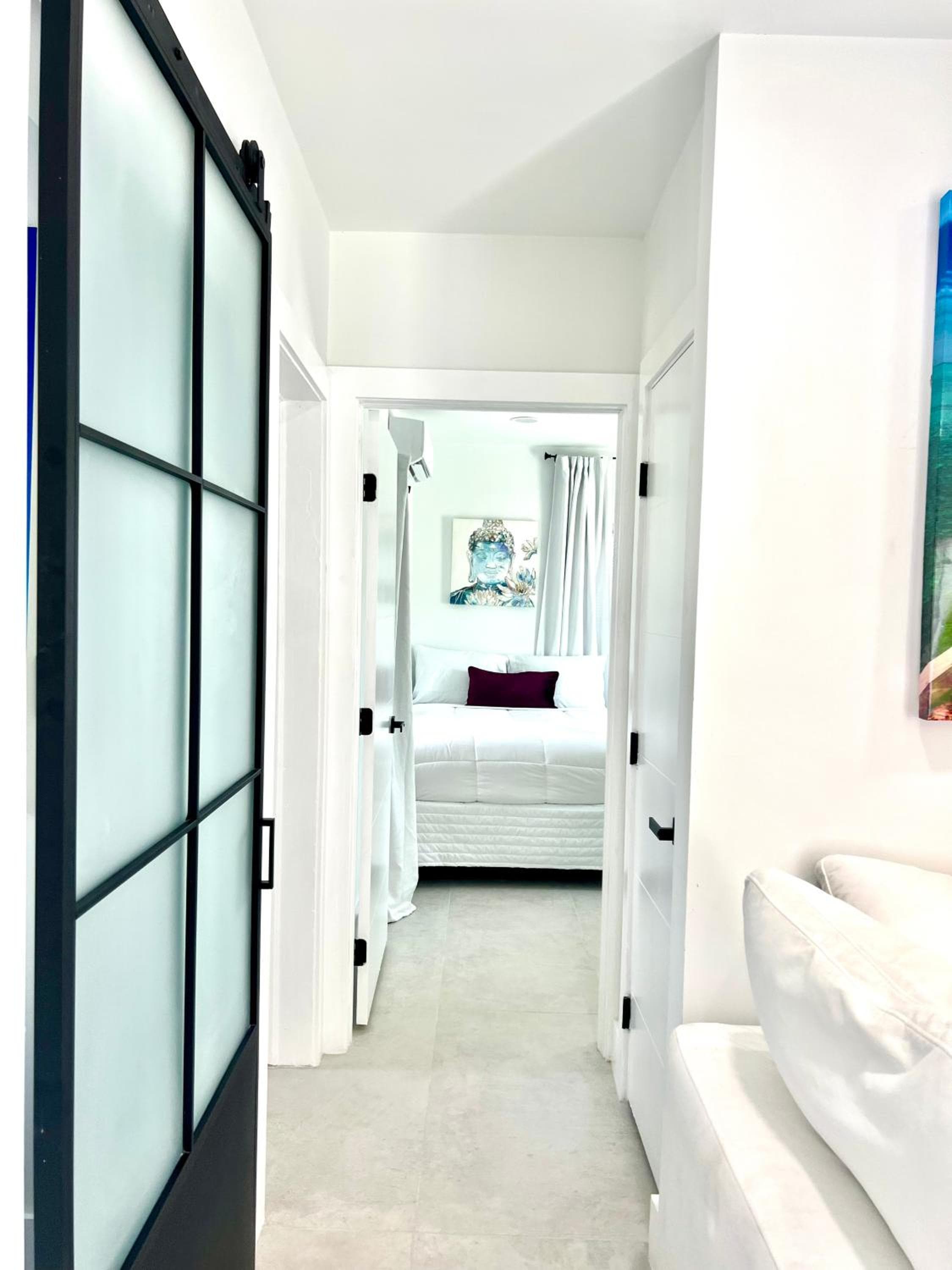 3 Seasons at the Carrington 3 Two Bedroom 1 Bath Apts -6 Bedrooms 3 bathrooms and 3 bedroom 2 bathroom Villa — 24