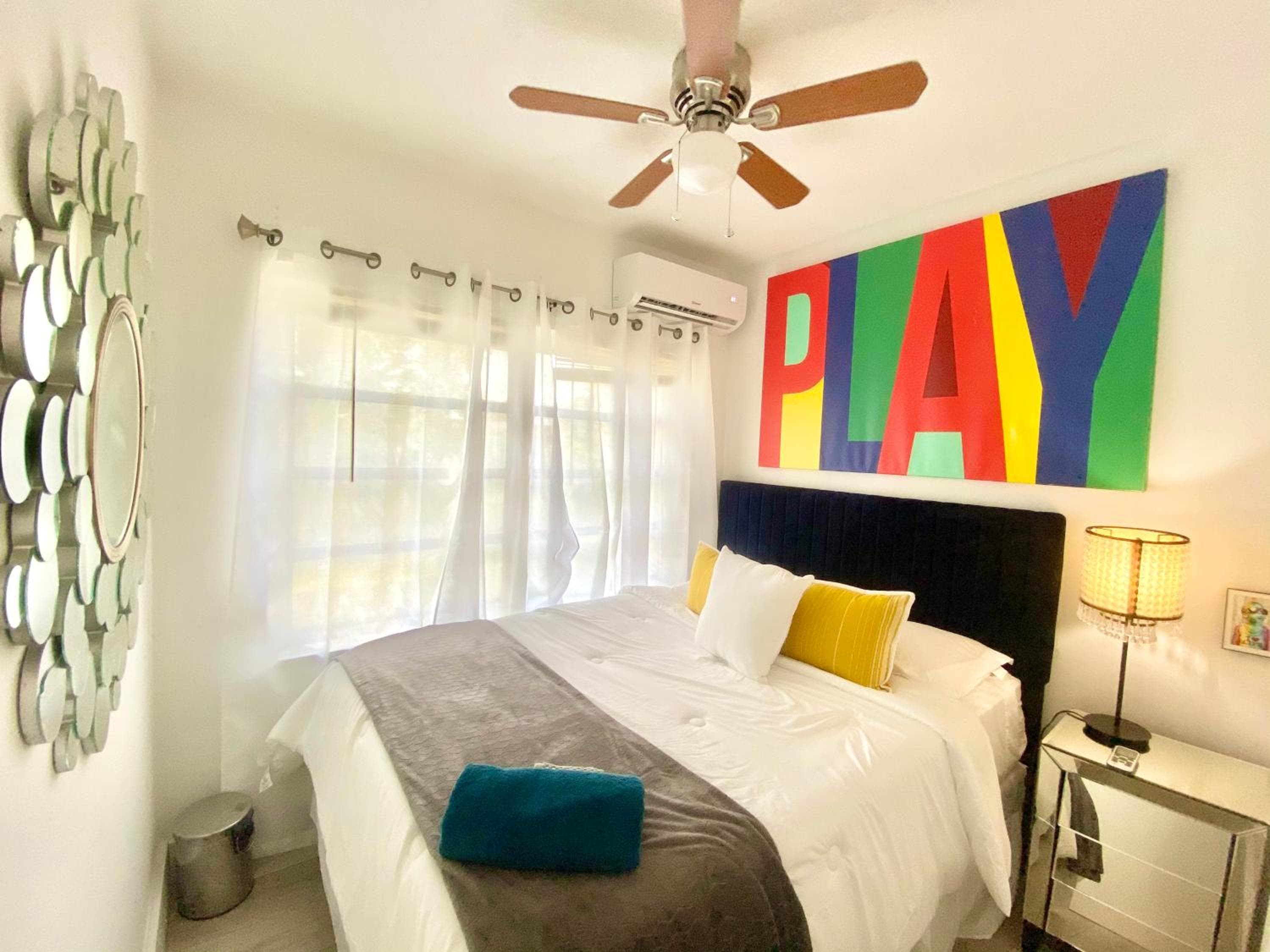 3 Seasons at the Carrington 3 Two Bedroom 1 Bath Apts -6 Bedrooms 3 bathrooms and 3 bedroom 2 bathroom Villa — 10