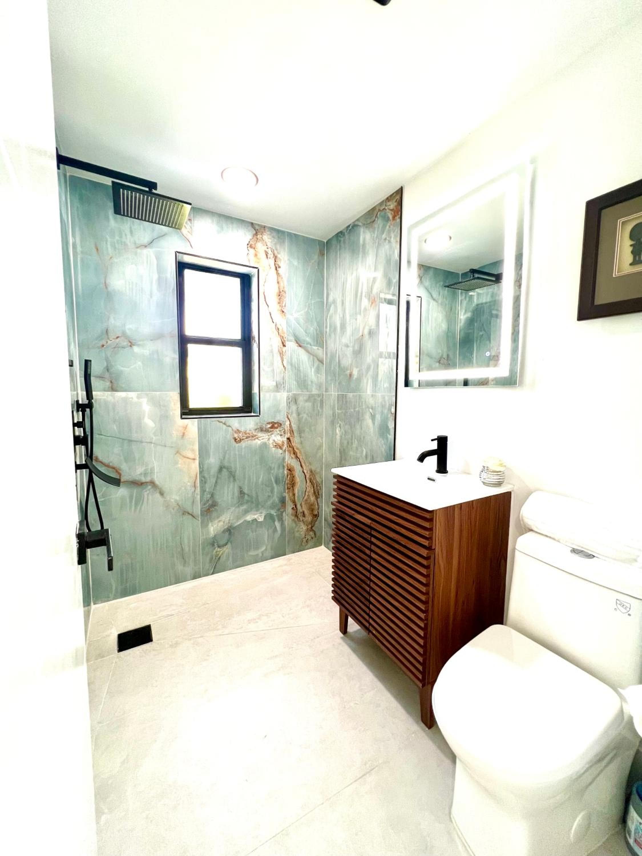 3 Seasons at the Carrington 3 Two Bedroom 1 Bath Apts -6 Bedrooms 3 bathrooms and 3 bedroom 2 bathroom Villa — 30
