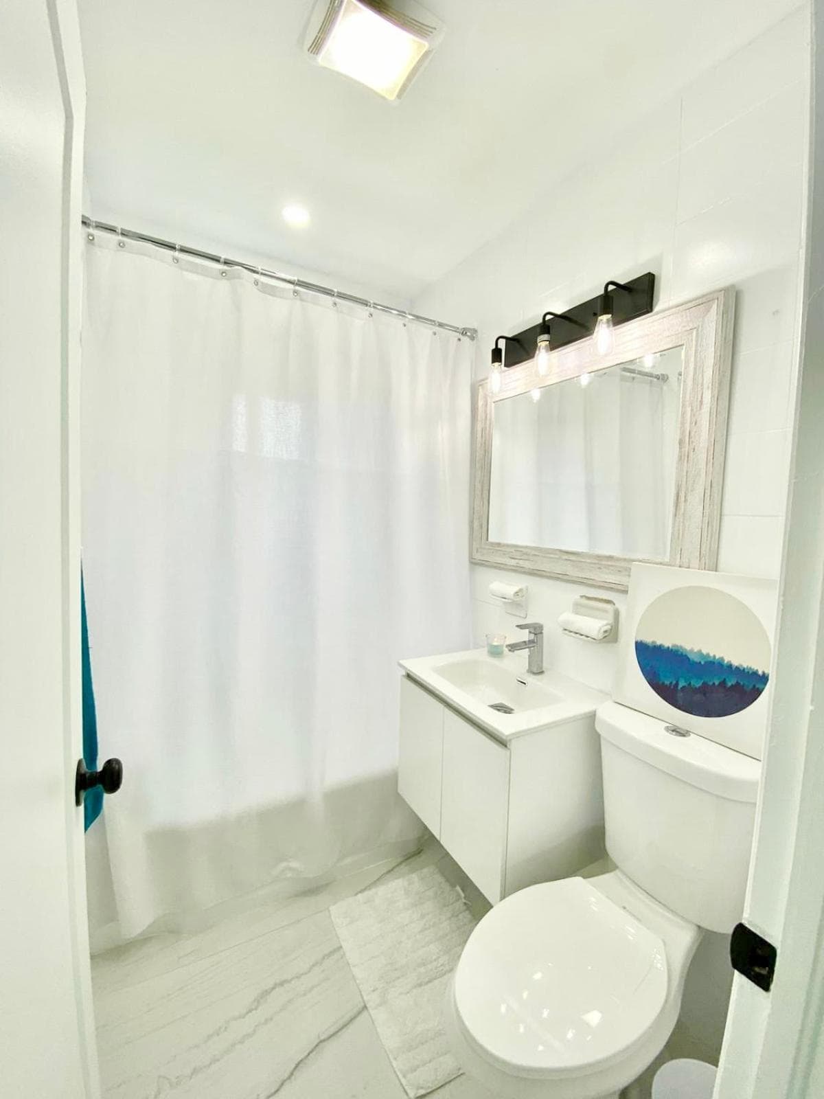 3 Seasons at the Carrington 3 Two Bedroom 1 Bath Apts -6 Bedrooms 3 bathrooms and 3 bedroom 2 bathroom Villa — 14