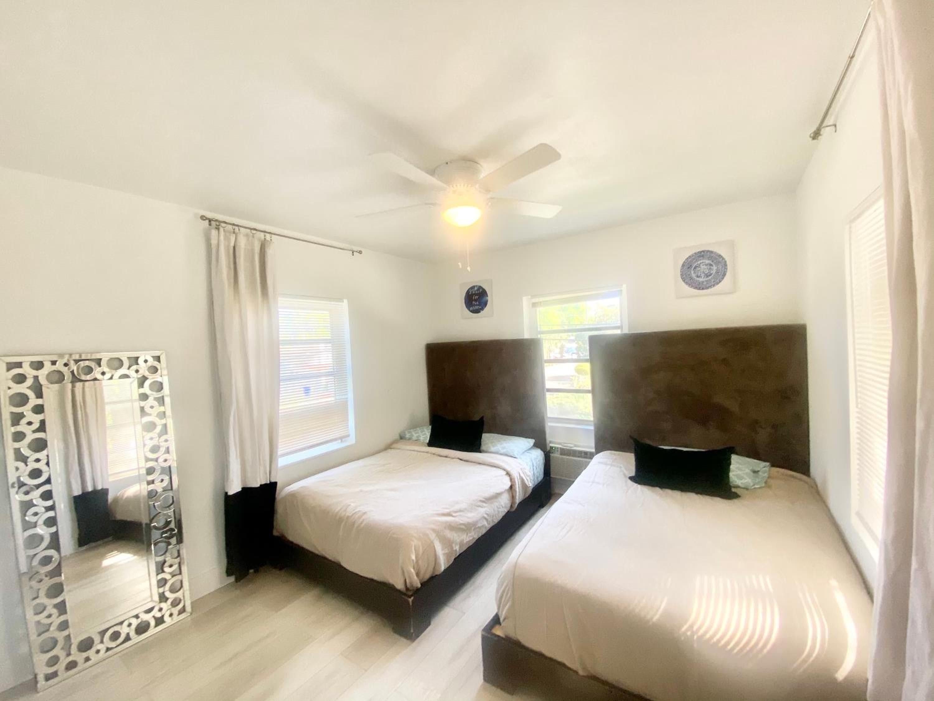 3 Seasons at the Carrington 3 Two Bedroom 1 Bath Apts -6 Bedrooms 3 bathrooms and 3 bedroom 2 bathroom Villa — 15
