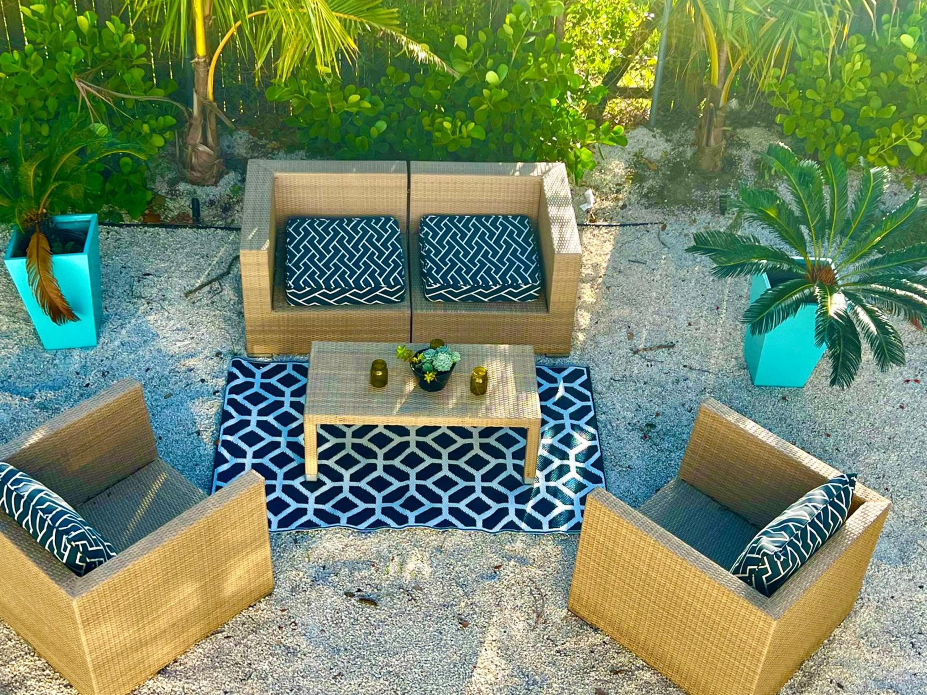 3 Seasons at the Carrington 3 Two Bedroom 1 Bath Apts -6 Bedrooms 3 bathrooms and 3 bedroom 2 bathroom Villa — 23