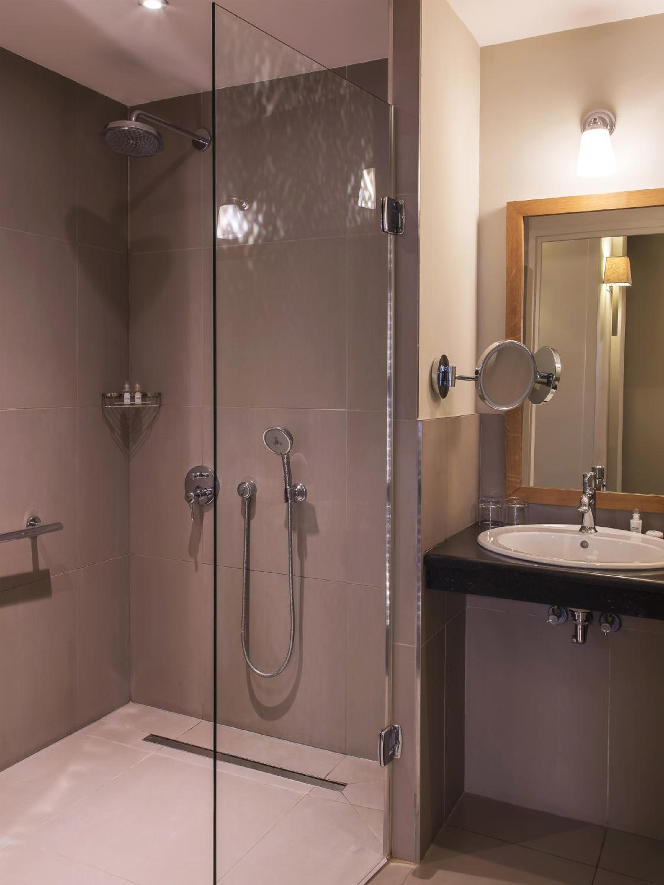 Nuevo Hotel Roblin — 25