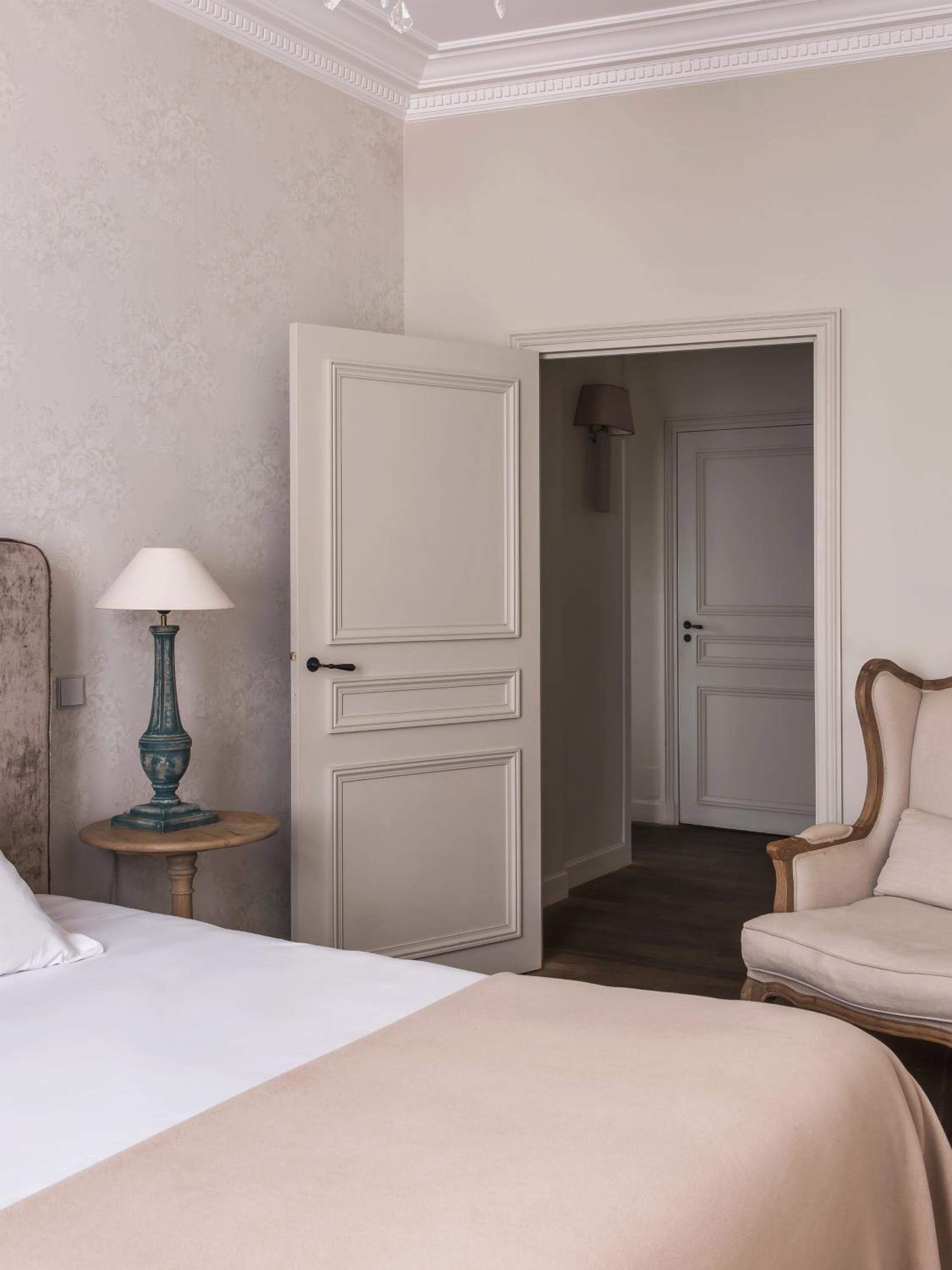New Hotel Roblin — 3