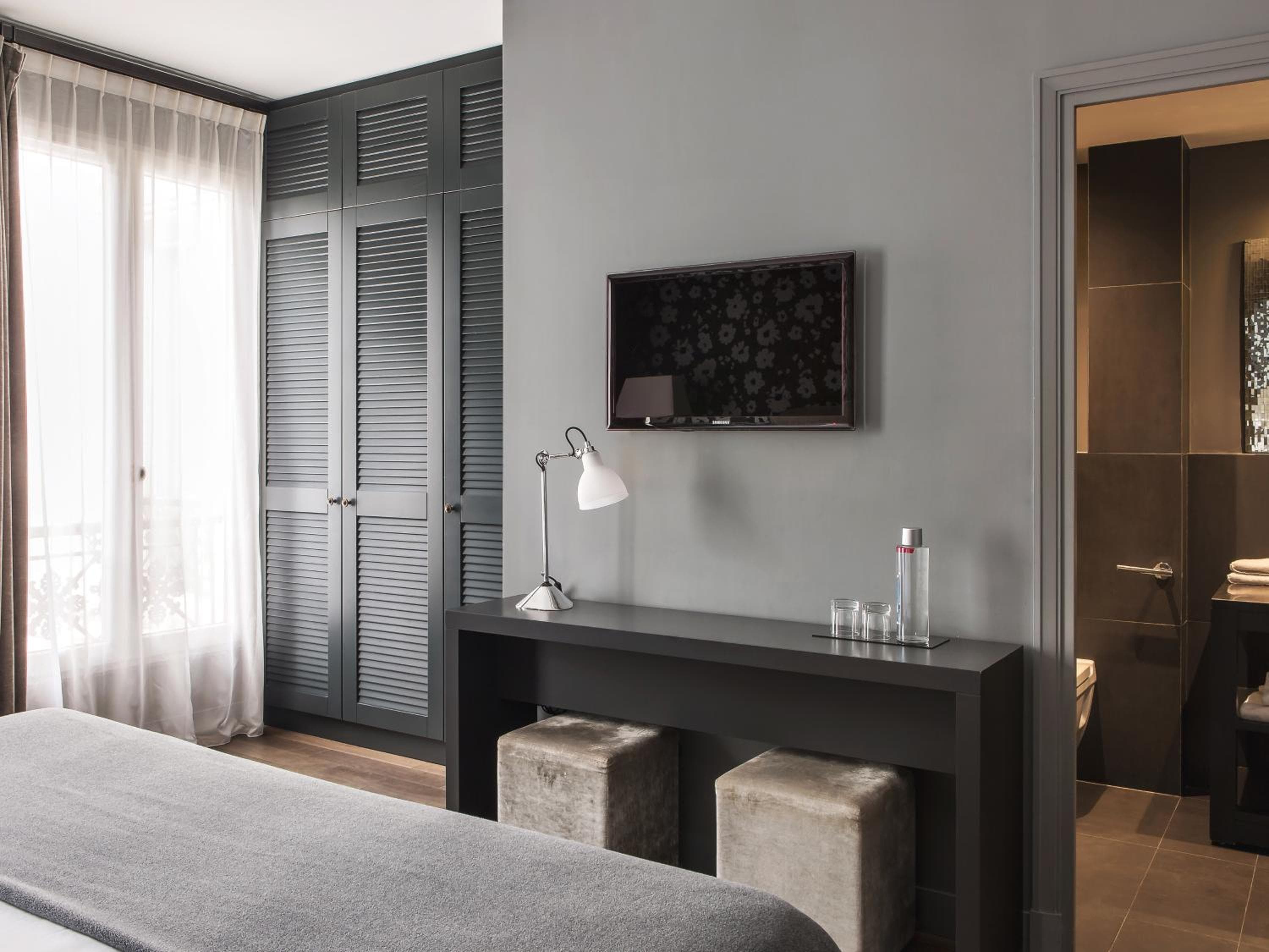 New Hotel Roblin — 30