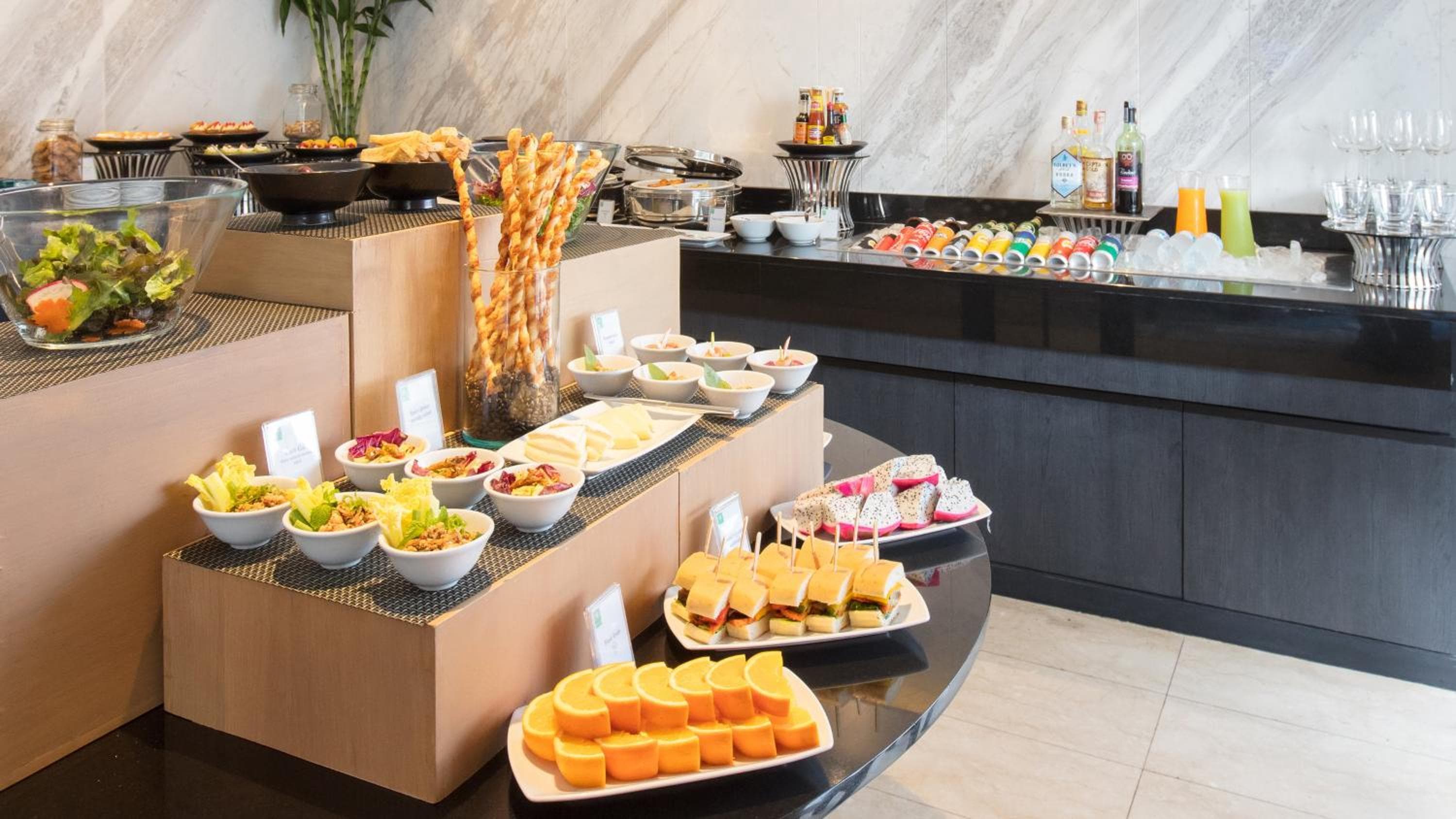 Holiday Inn Bangkok by IHG — 7