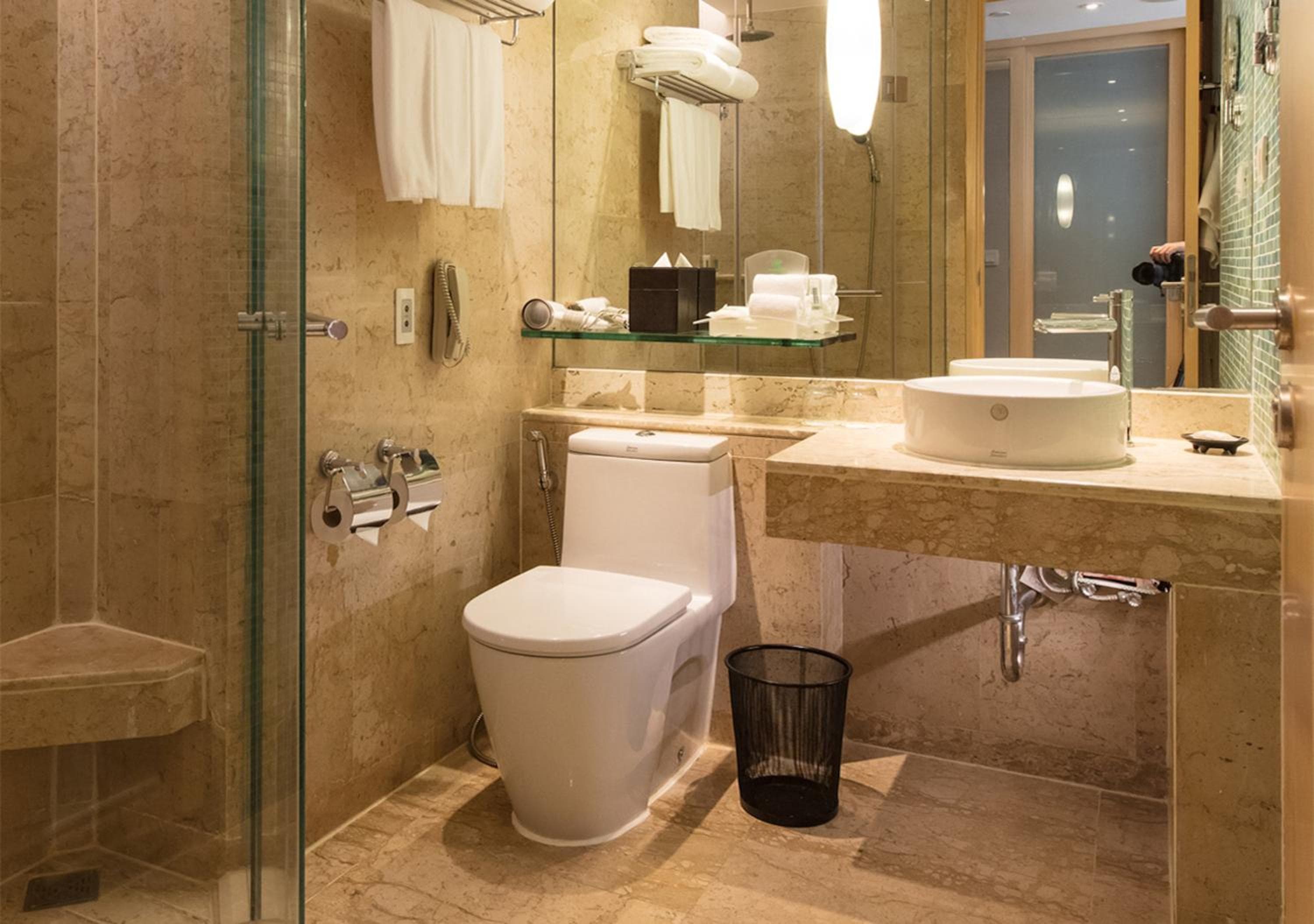 Holiday Inn Bangkok by IHG — 16