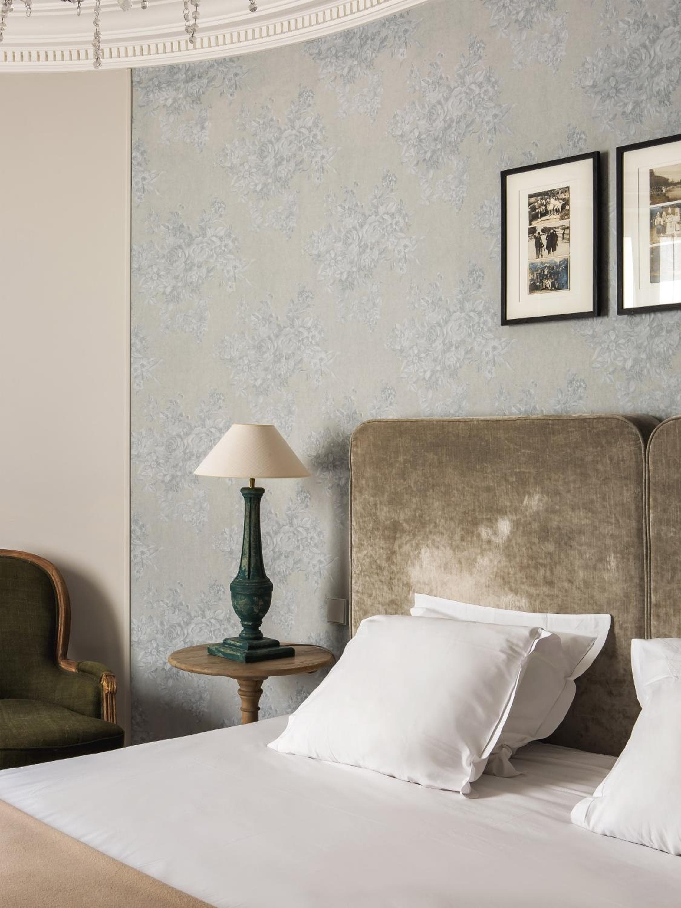 New Hotel Roblin — 5