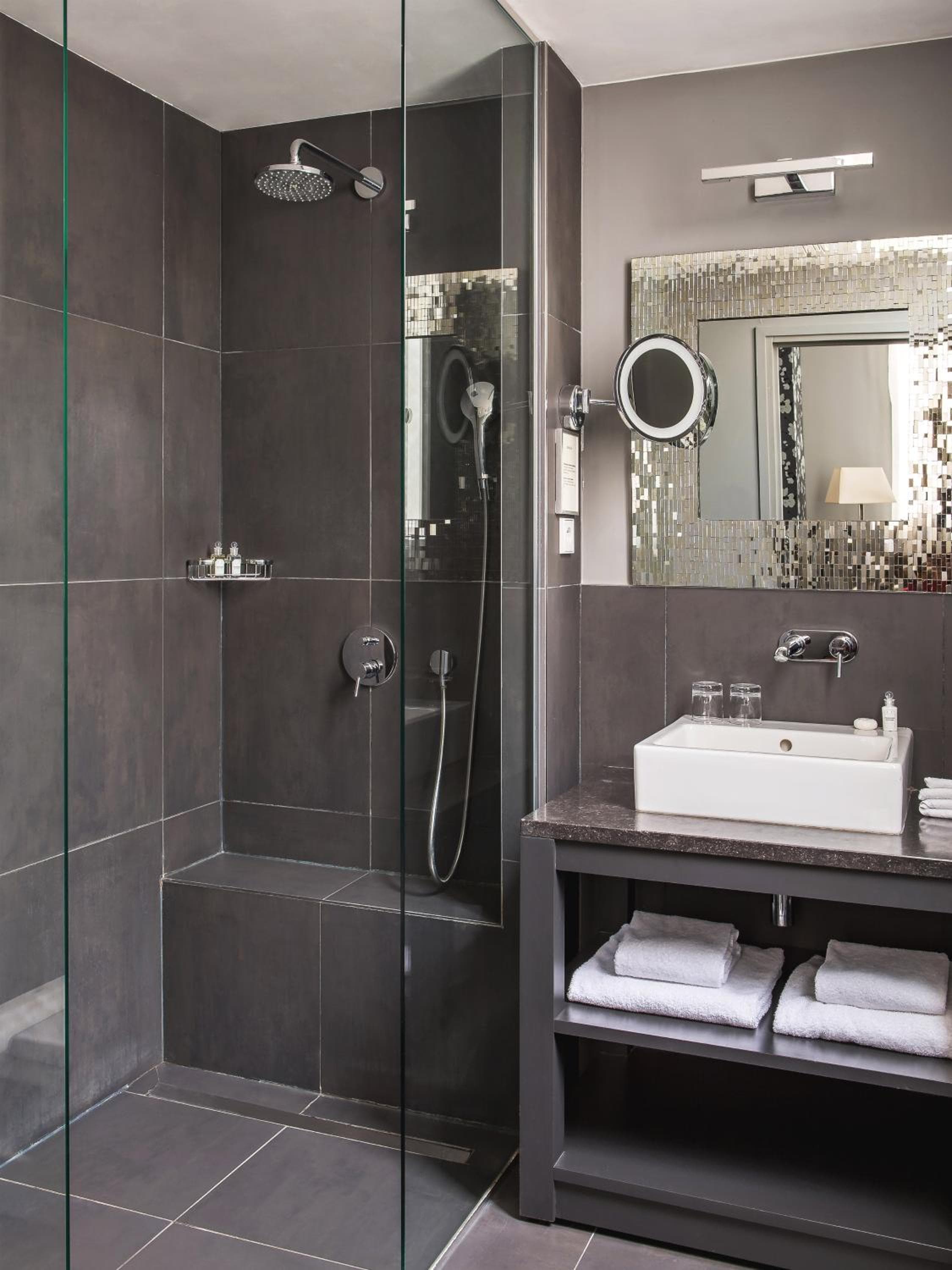 New Hotel Roblin — 10