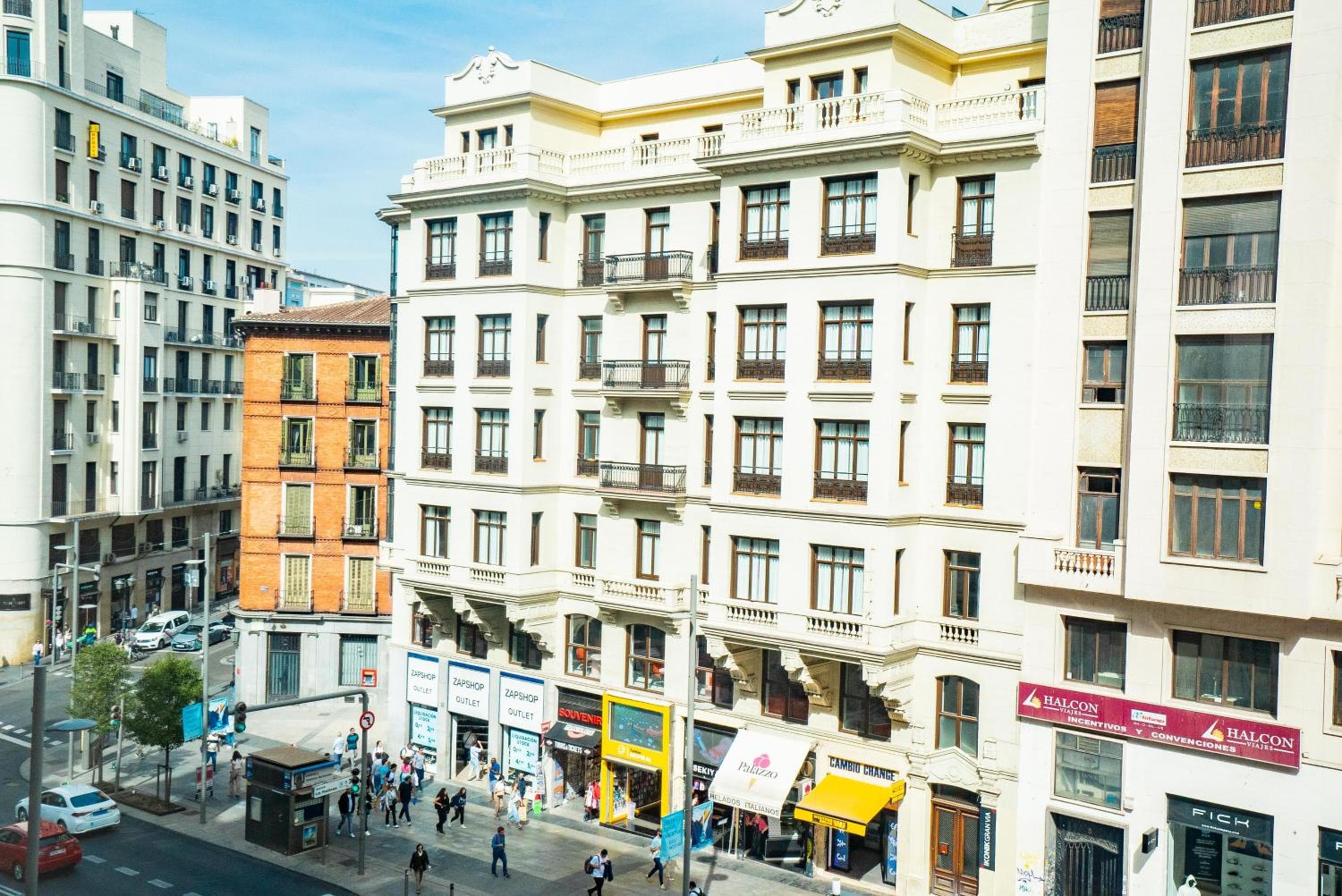 Smartr Madrid Gran Via 47 — 2