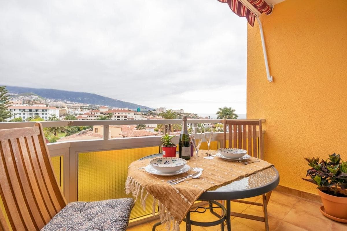Salamander Vacational Home with balcony and fantastic views — 5