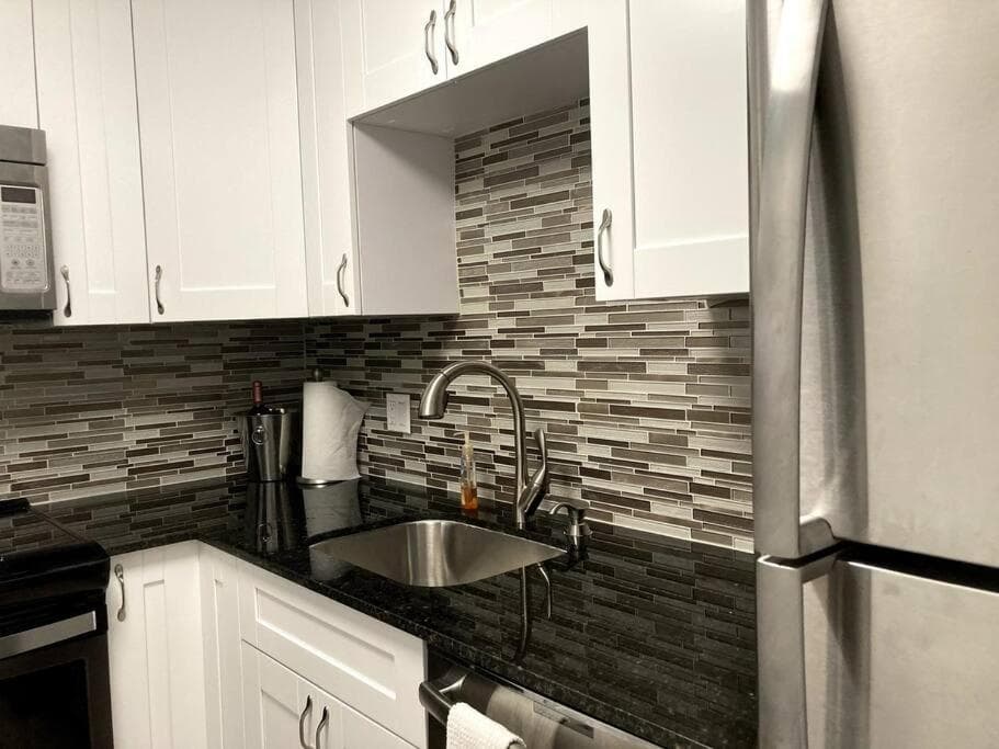 Oceanview on SAND located in Ocean Manor Resort Fort Lauderdale Beach 2 bed 2 bath spacious corner unit partial ocean view — 17
