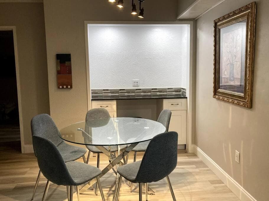 Oceanview on SAND located in Ocean Manor Resort Fort Lauderdale Beach 2 bed 2 bath spacious corner unit partial ocean view — 3