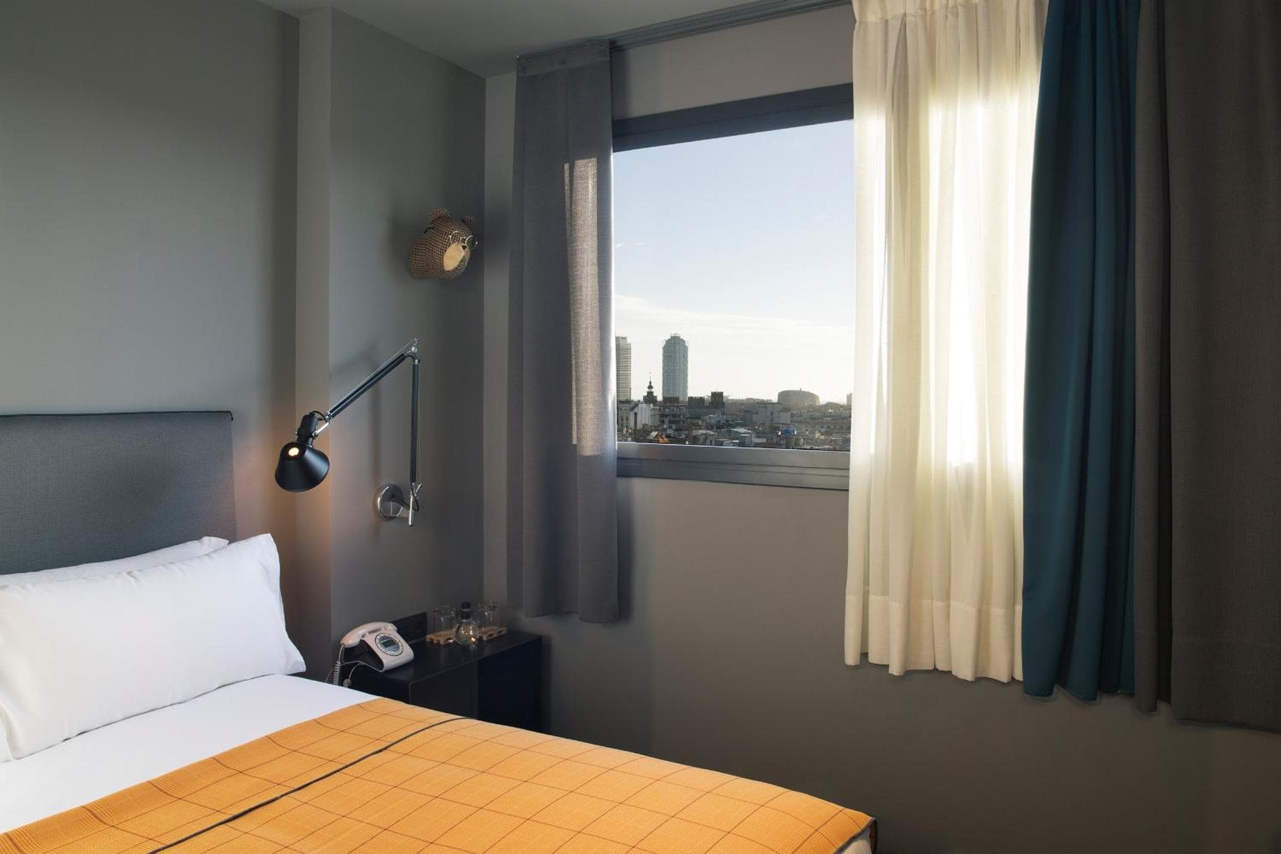 Yurban Trafalgar Hotel — 11