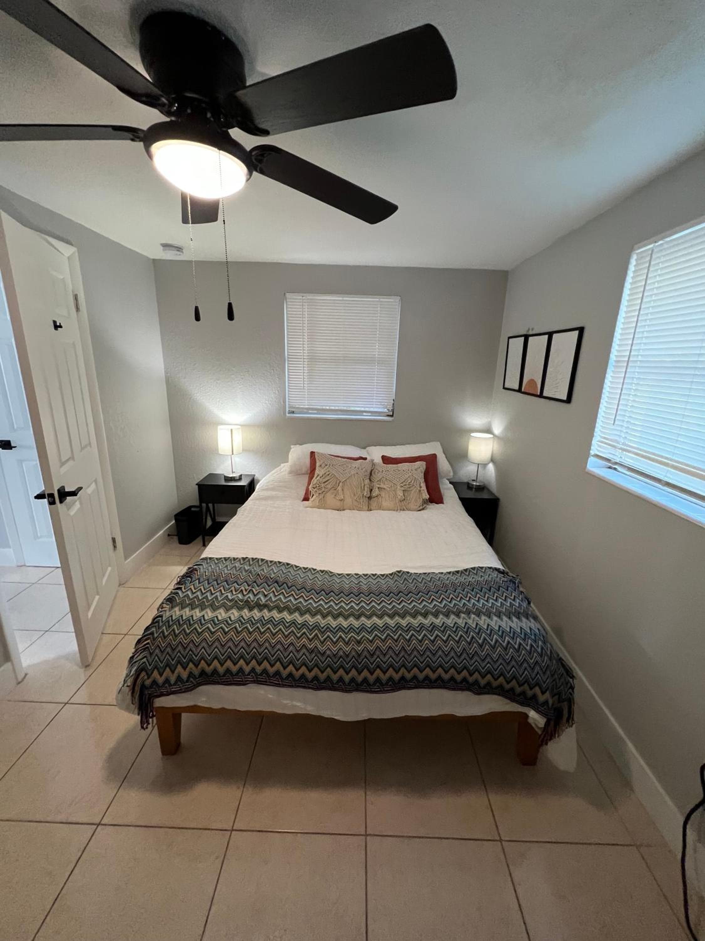 Bohemian 1 Schlafzimmer- Minuten von Busch Gardens — 23