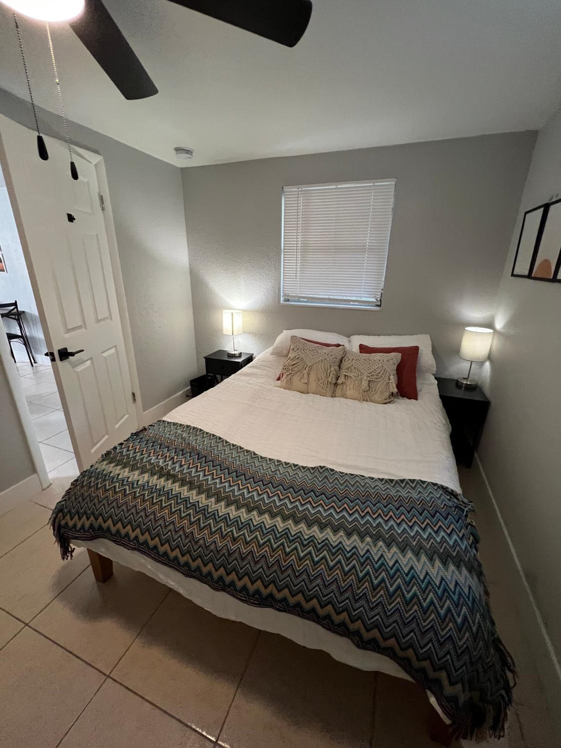 Bohemian 1 Schlafzimmer- Minuten von Busch Gardens — 21