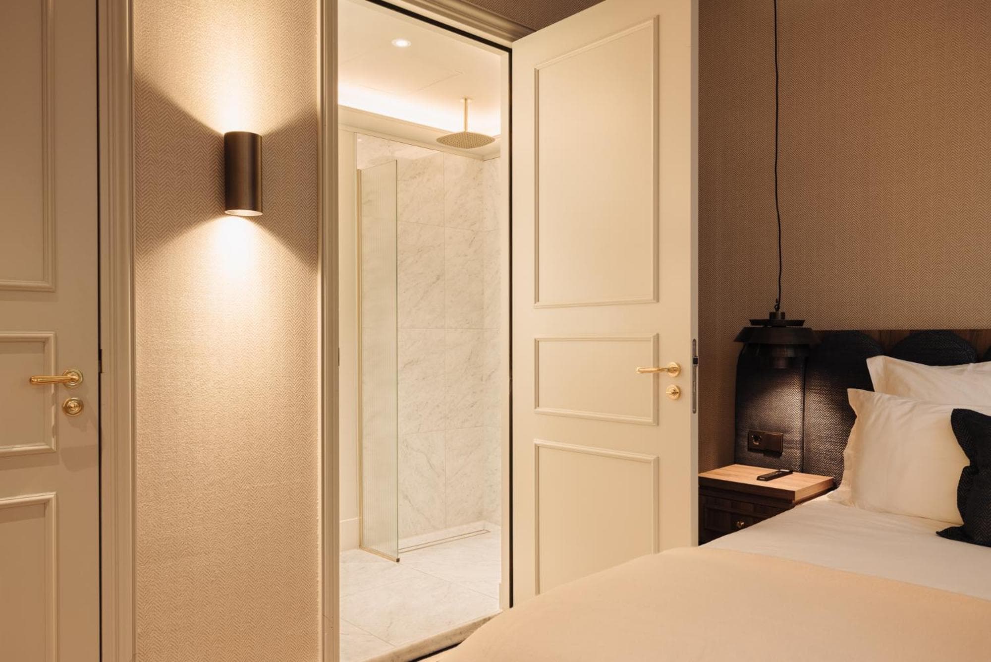 Albergo 717 — 12
