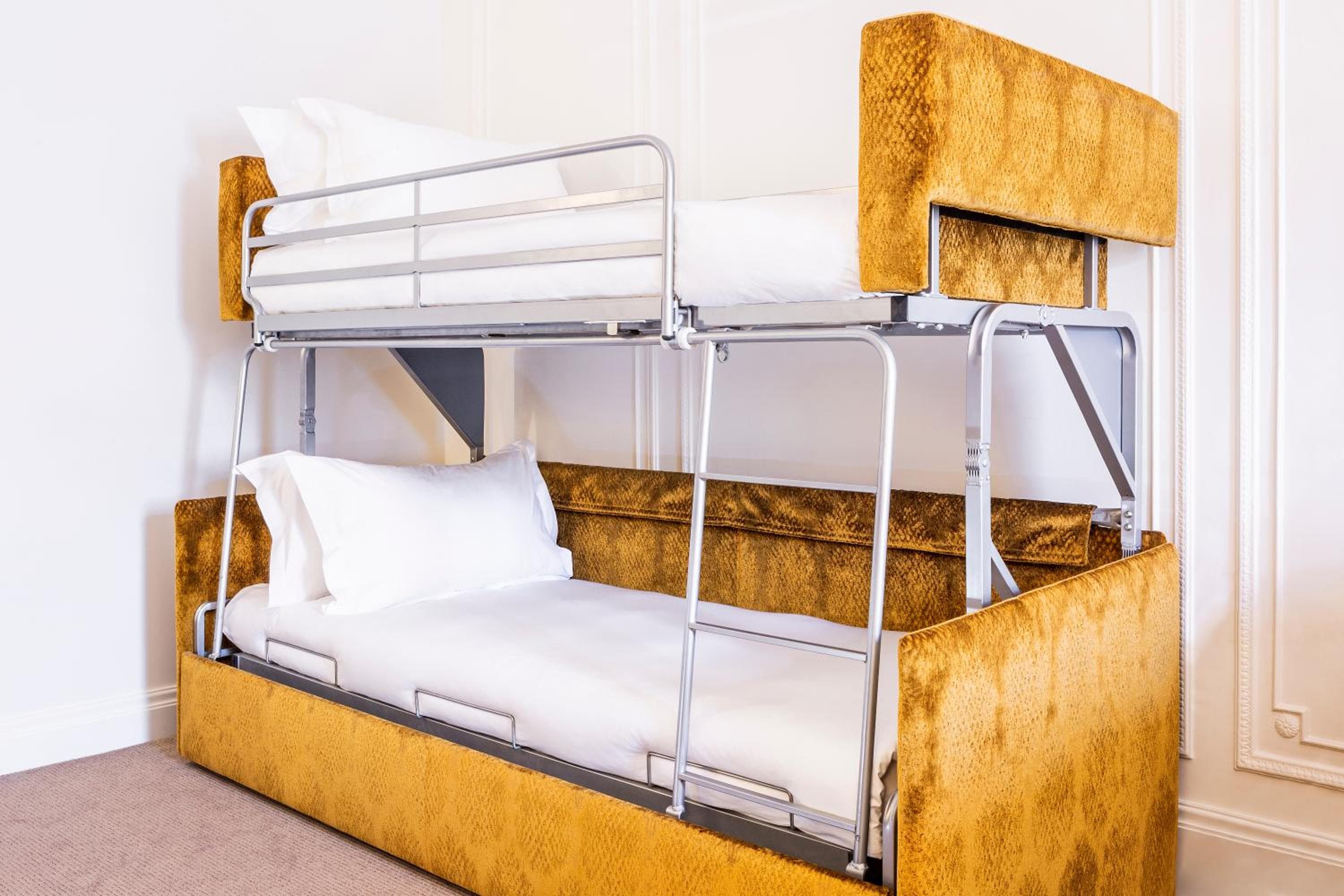 Astor Court Hotel — 3