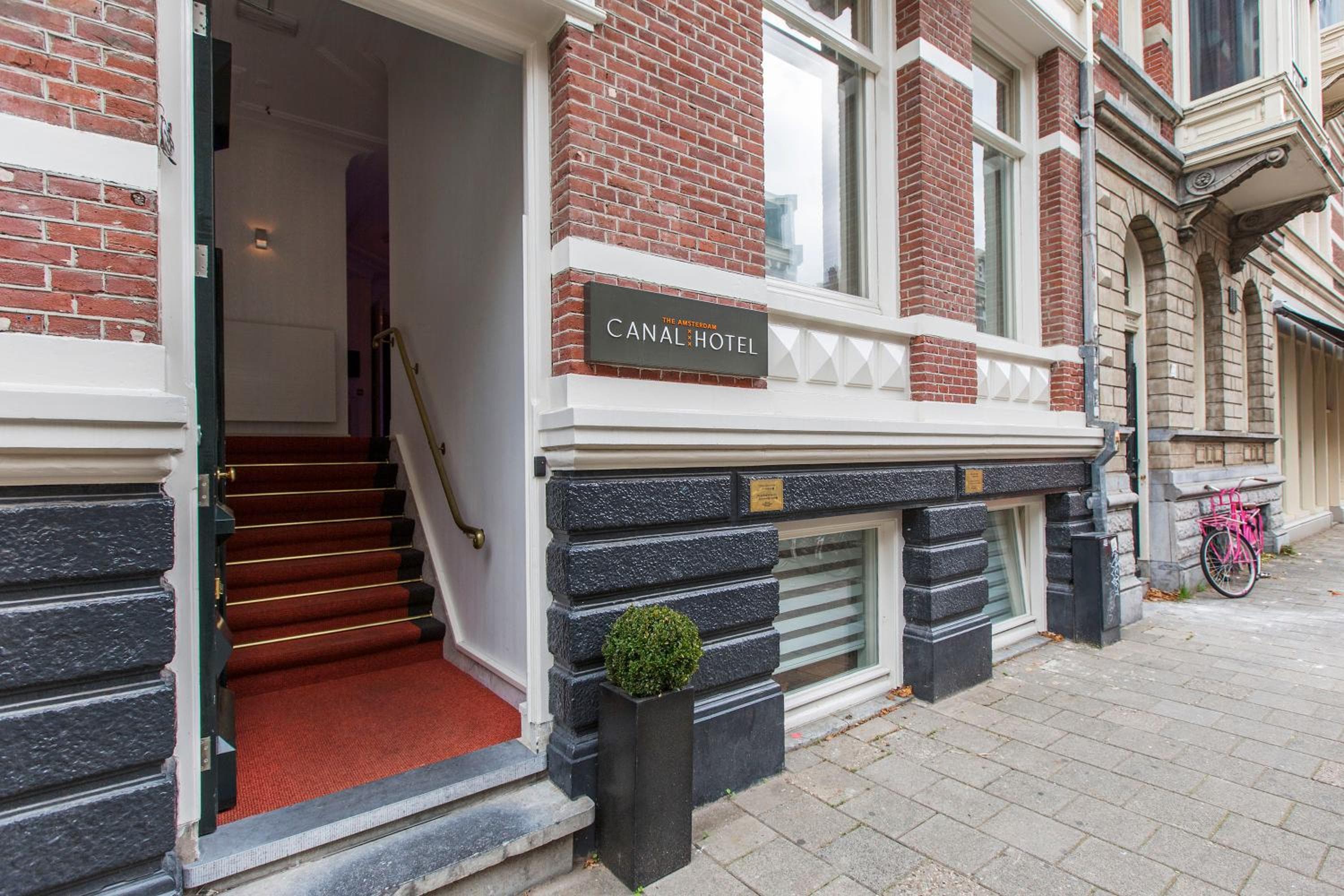 Amsterdam Canal Hotel — 27