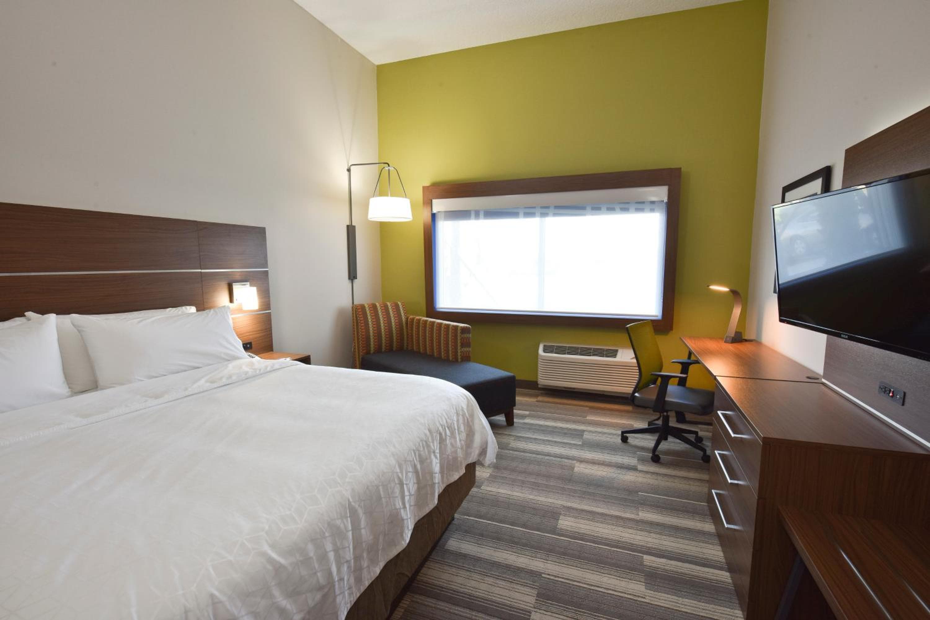 Holiday Inn Express & Suites - Orlando - Southeast by IHG — 9