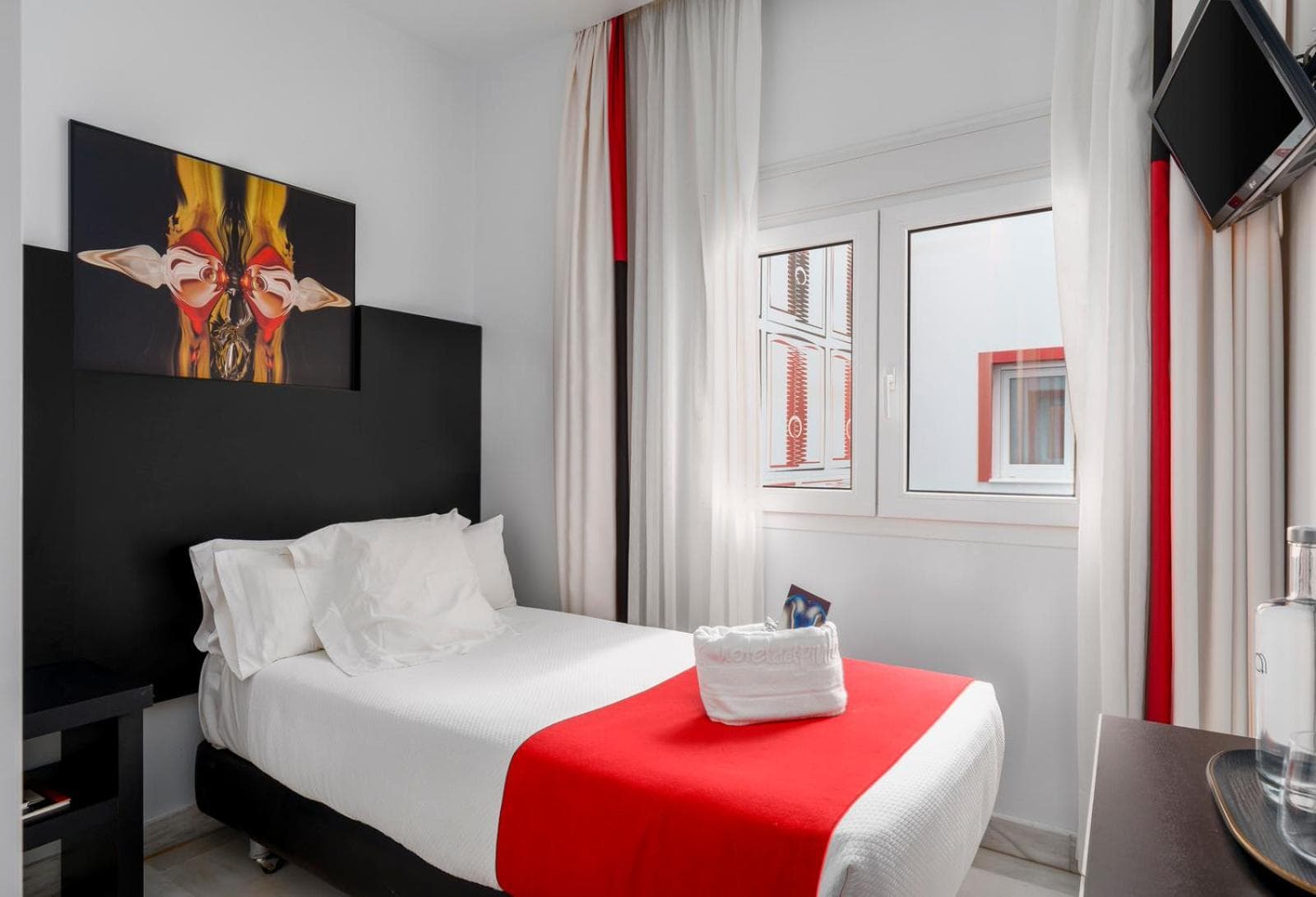 Hotel Del Pintor — 24