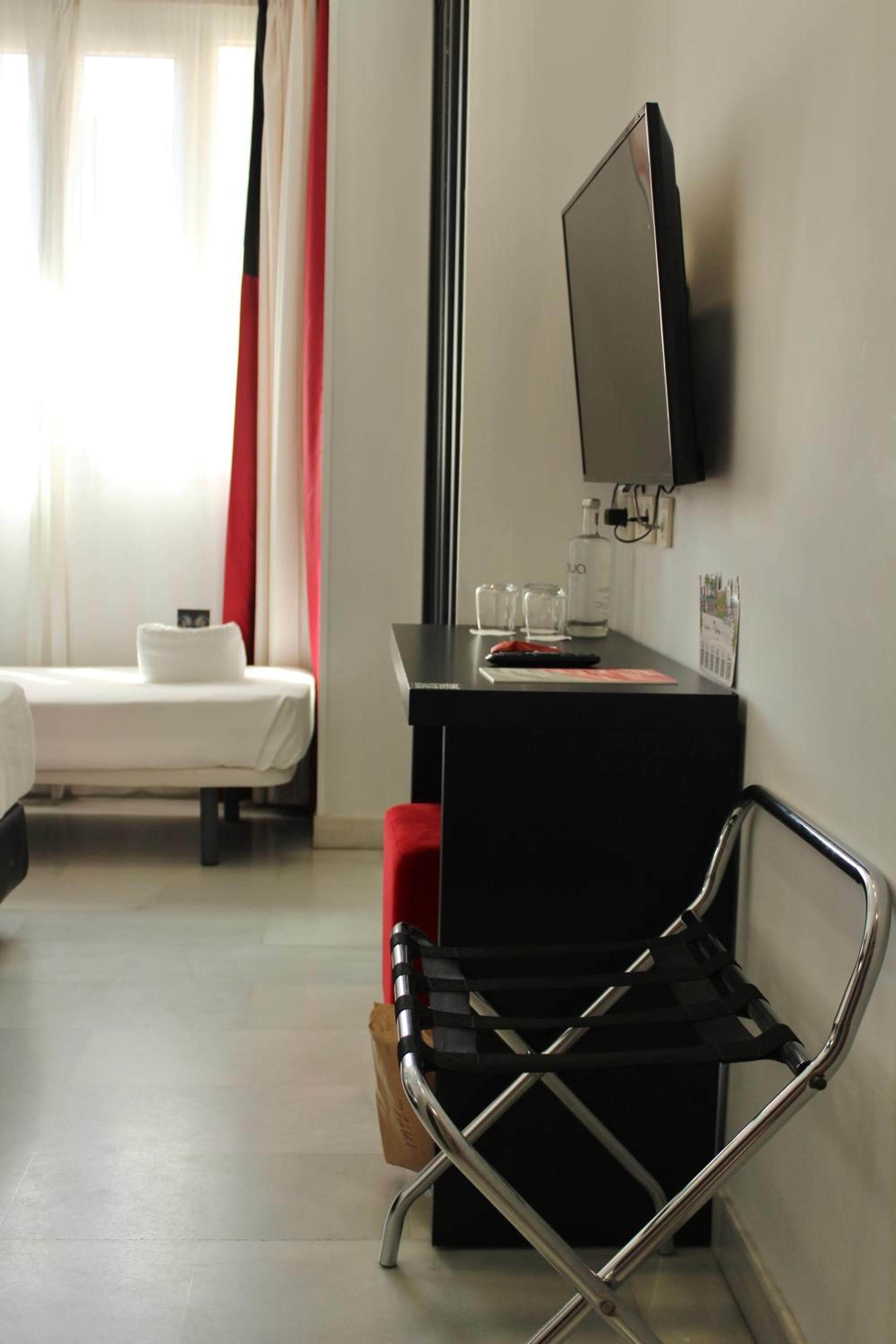 Hotel Del Pintor — 15