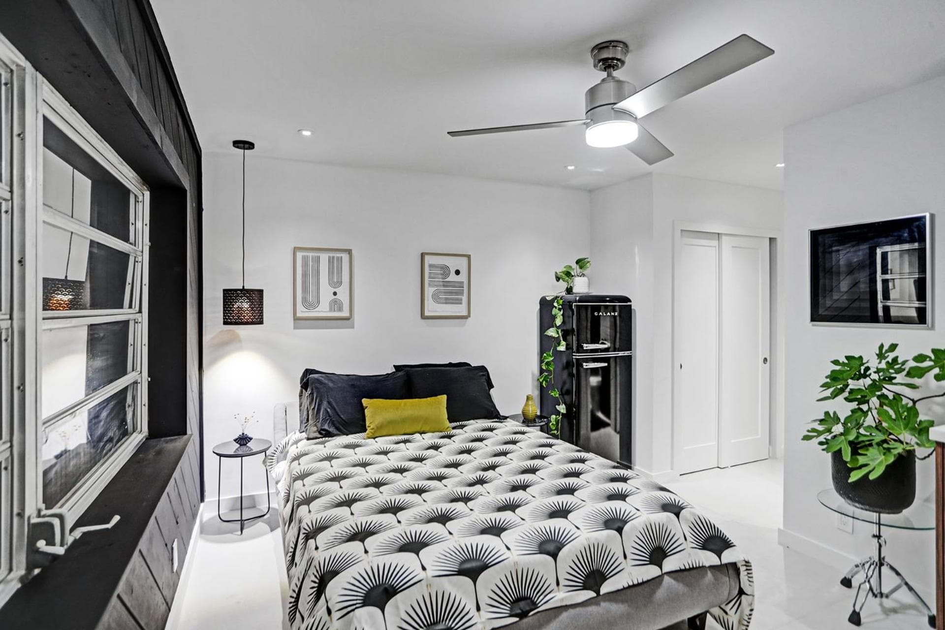 Stylish Luxury Tropical Junior Suite — 7