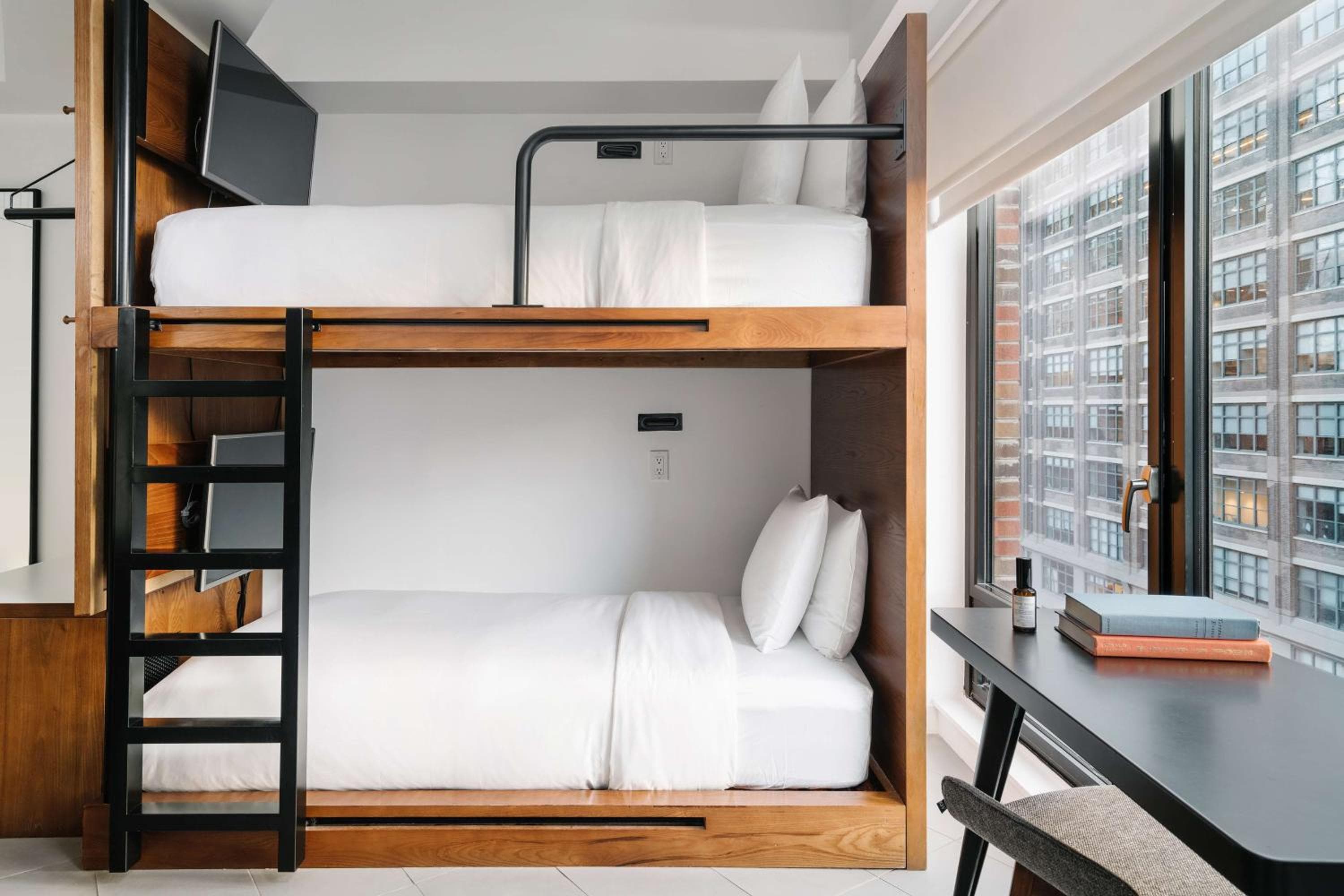 Arlo SoHo — 8