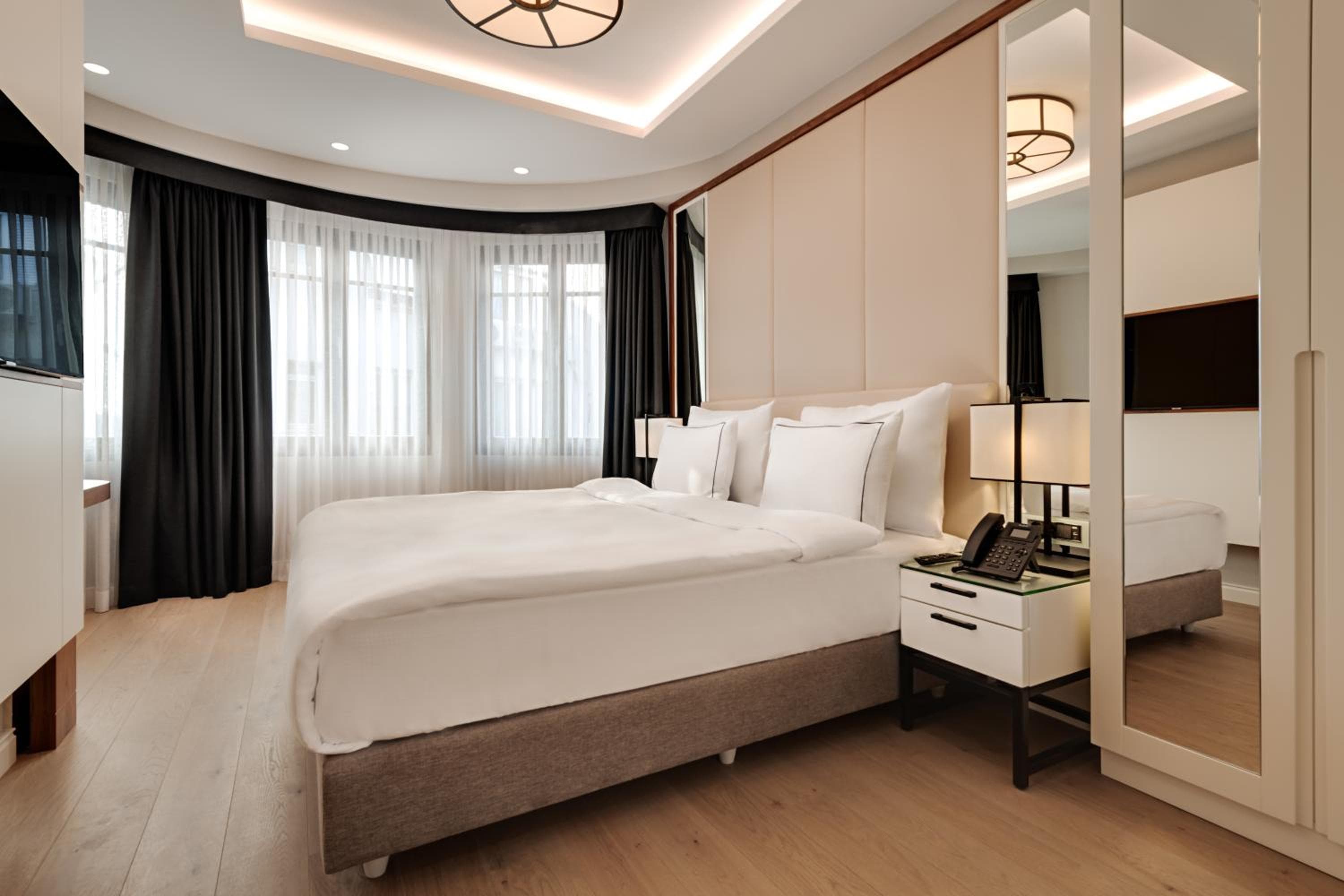 Gleam Collection Hotel — 12