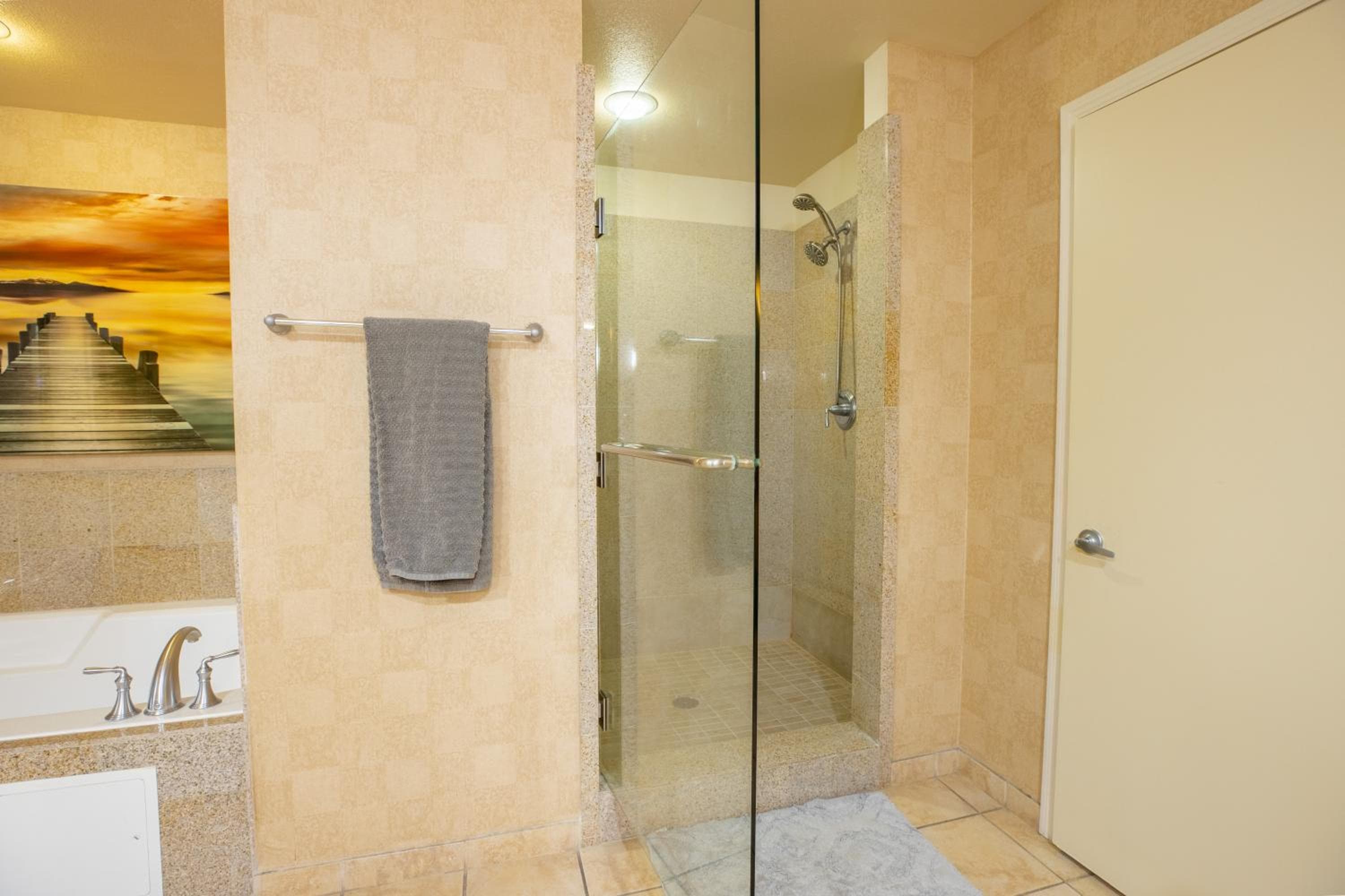 2100 SqFt Penthouse Suite W/ Strip Views! POOL GYM — 18