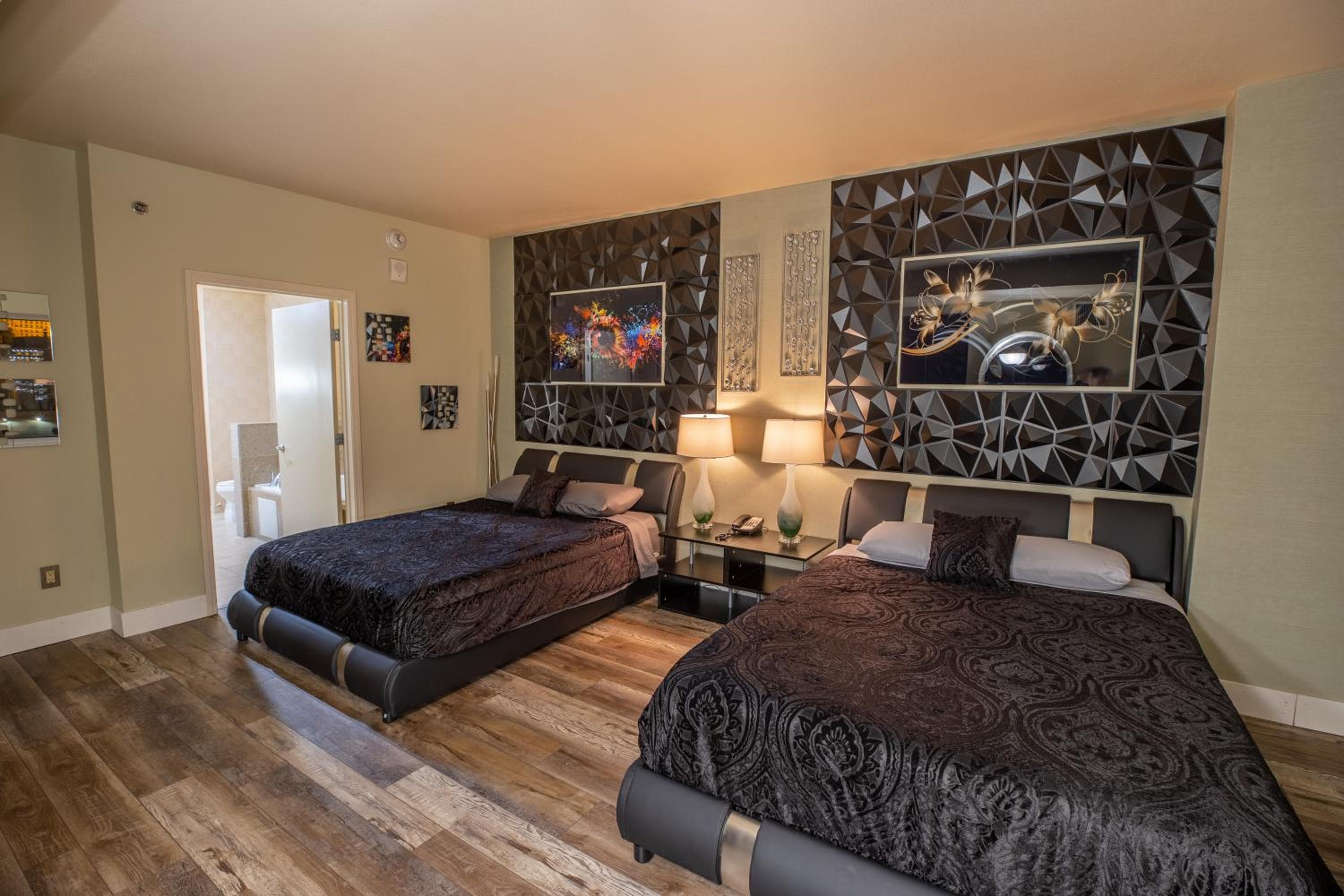 2100 SqFt Penthouse Suite W/ Strip Views! POOL GYM — 27
