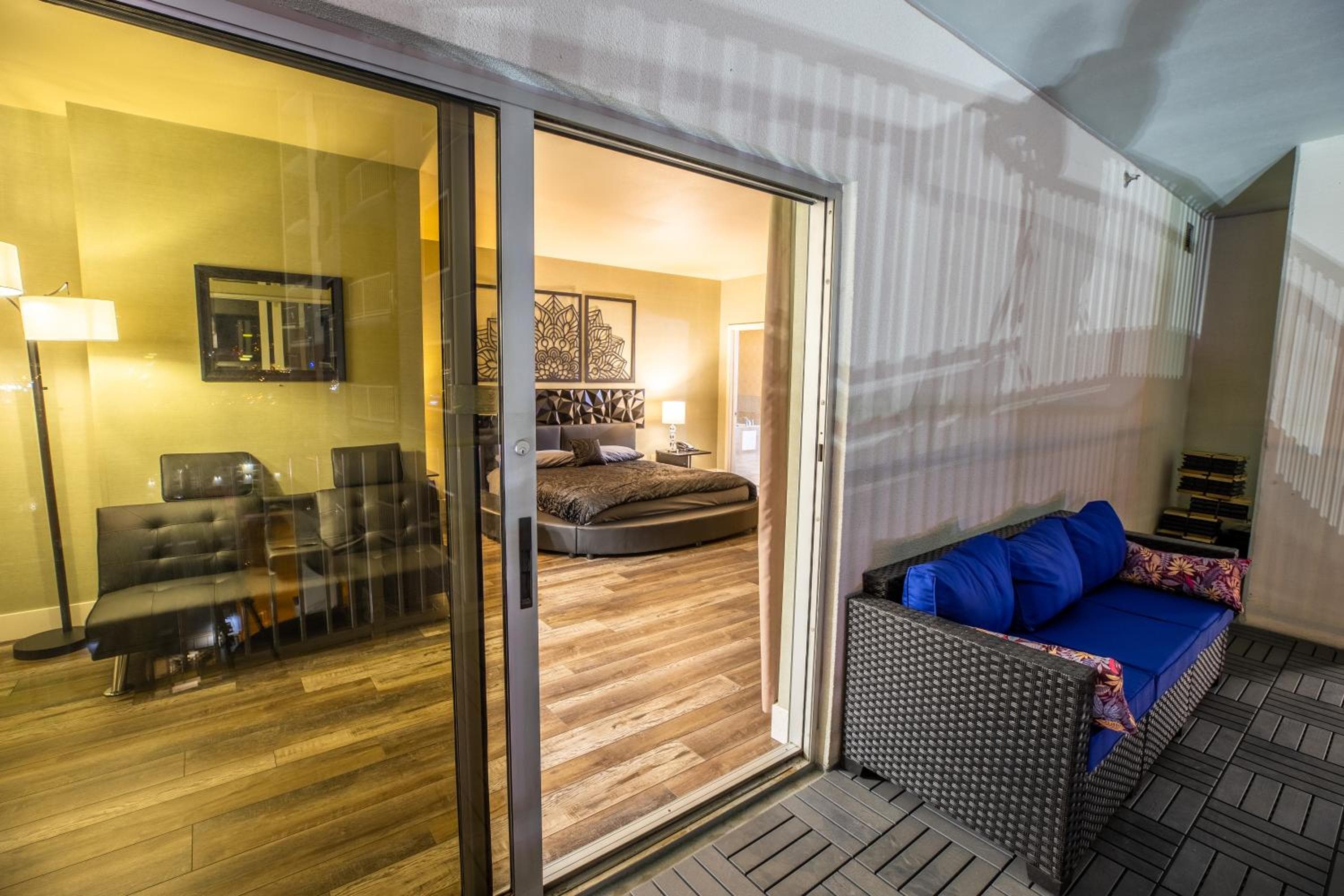 Suite Penthouse de 2100 pies cuadrados con vistas al Strip. GIMNASIO EN LA PISCINA — 14