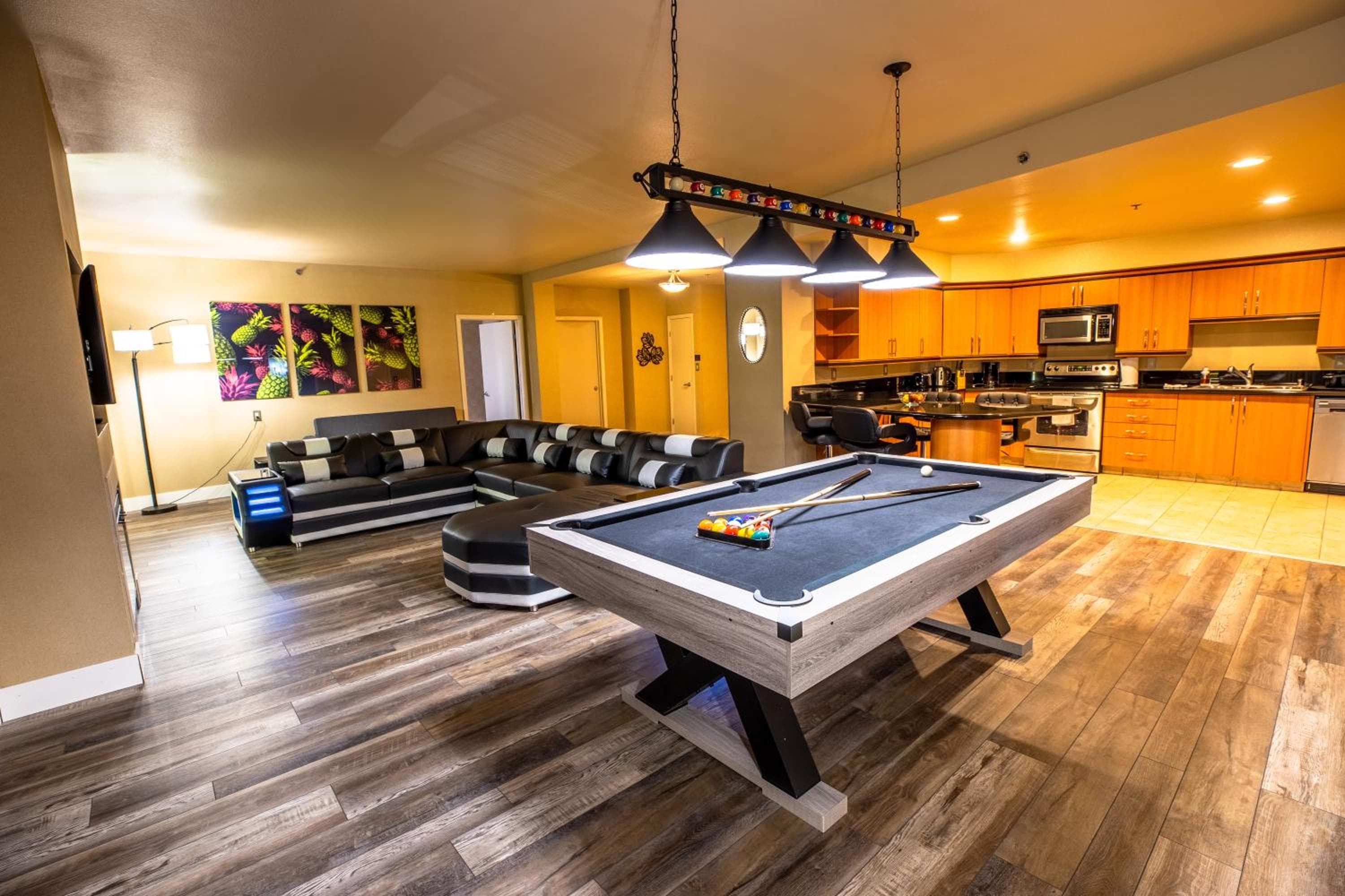 Suite Penthouse de 2100 pies cuadrados con vistas al Strip. GIMNASIO EN LA PISCINA — 24