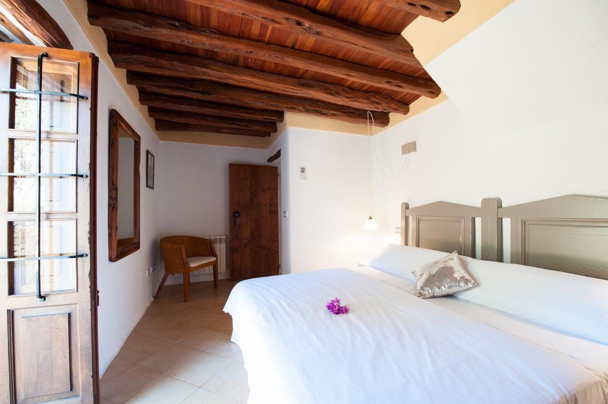 Elegante Ibizan Finca Moderne und Klassische Merkmale Finca Aleece Santa Gertrudis — 13