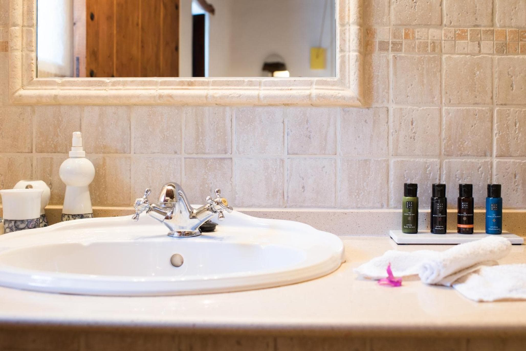 Elegant Ibizan Finca Modern and Classic Features Finca Aleece Santa Gertrudis — 28