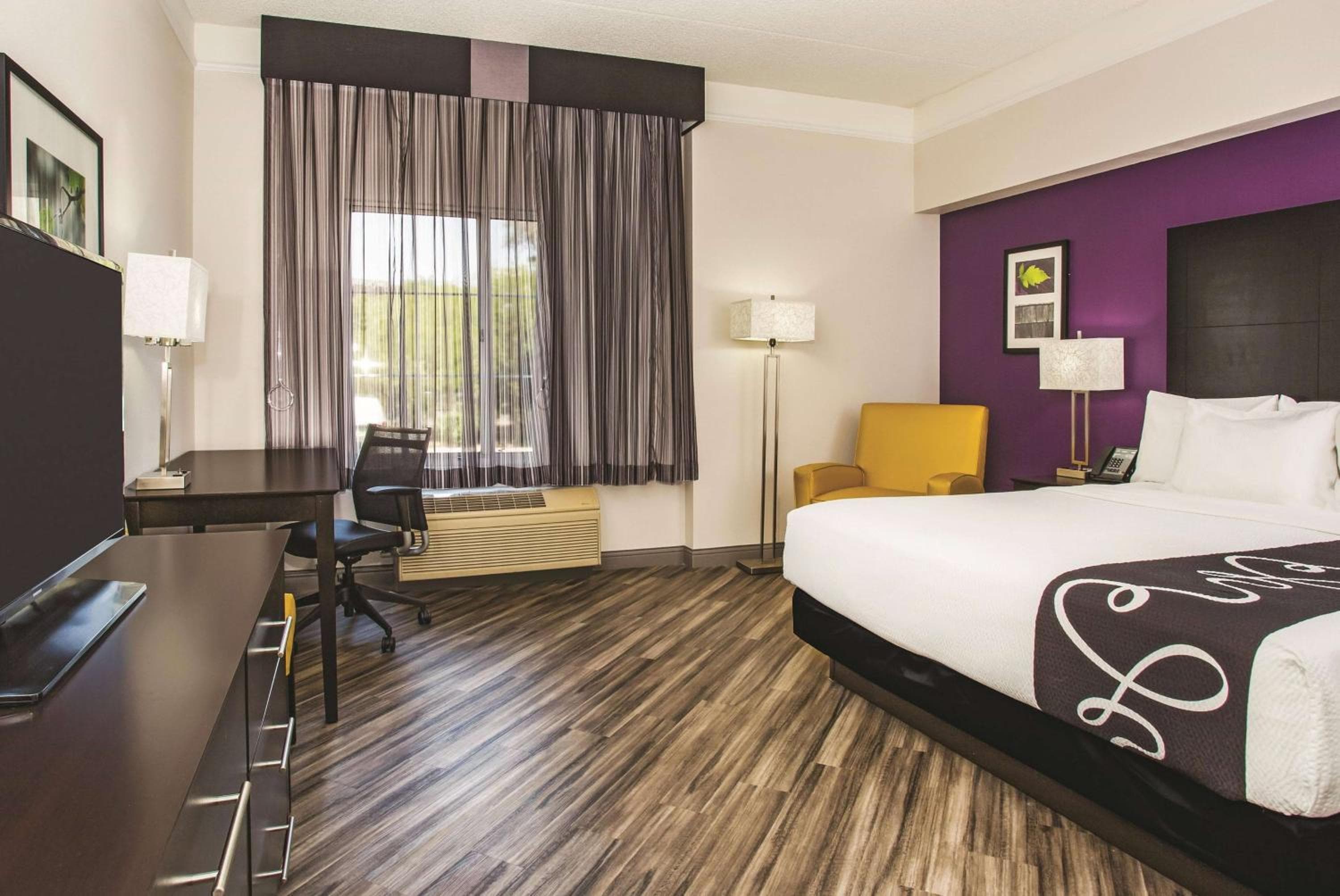 La Quinta by Wyndham Las Vegas Summerlin Tech — 16