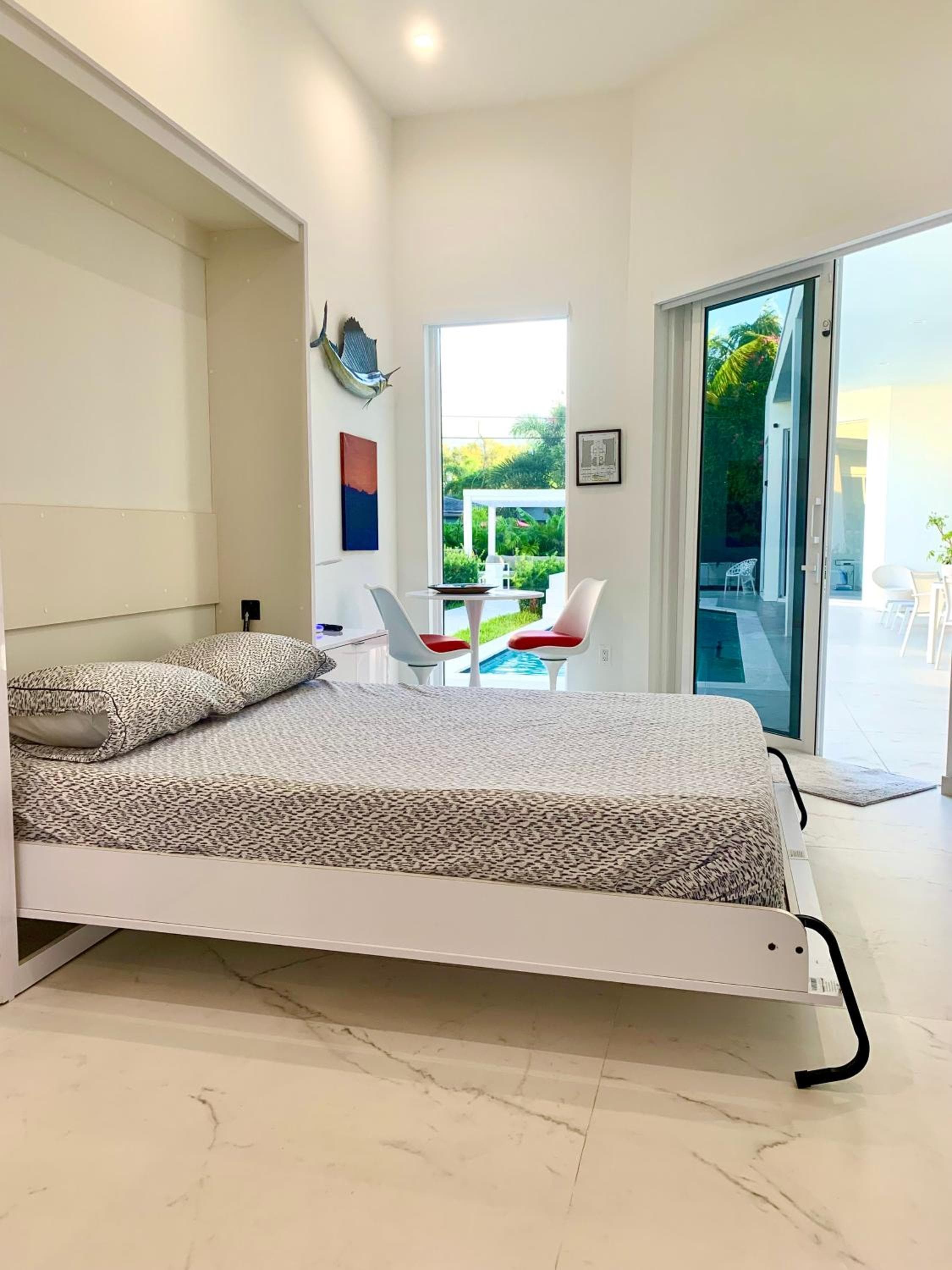 Men only clothing option guesthouse near Wilton Manors — 28