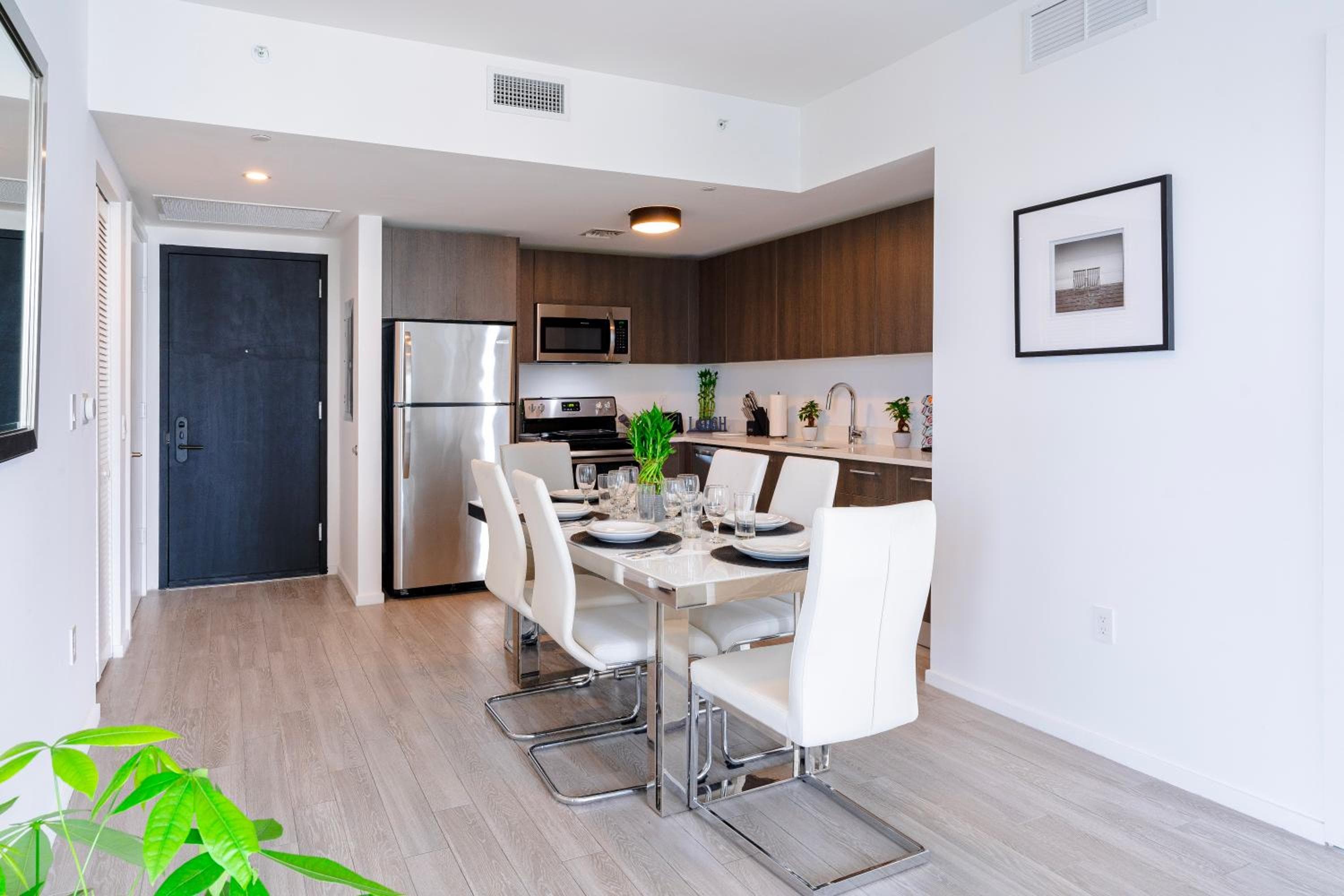 Luxurious 2-Bed Apartment with Breathtaking Bay views!! — 21