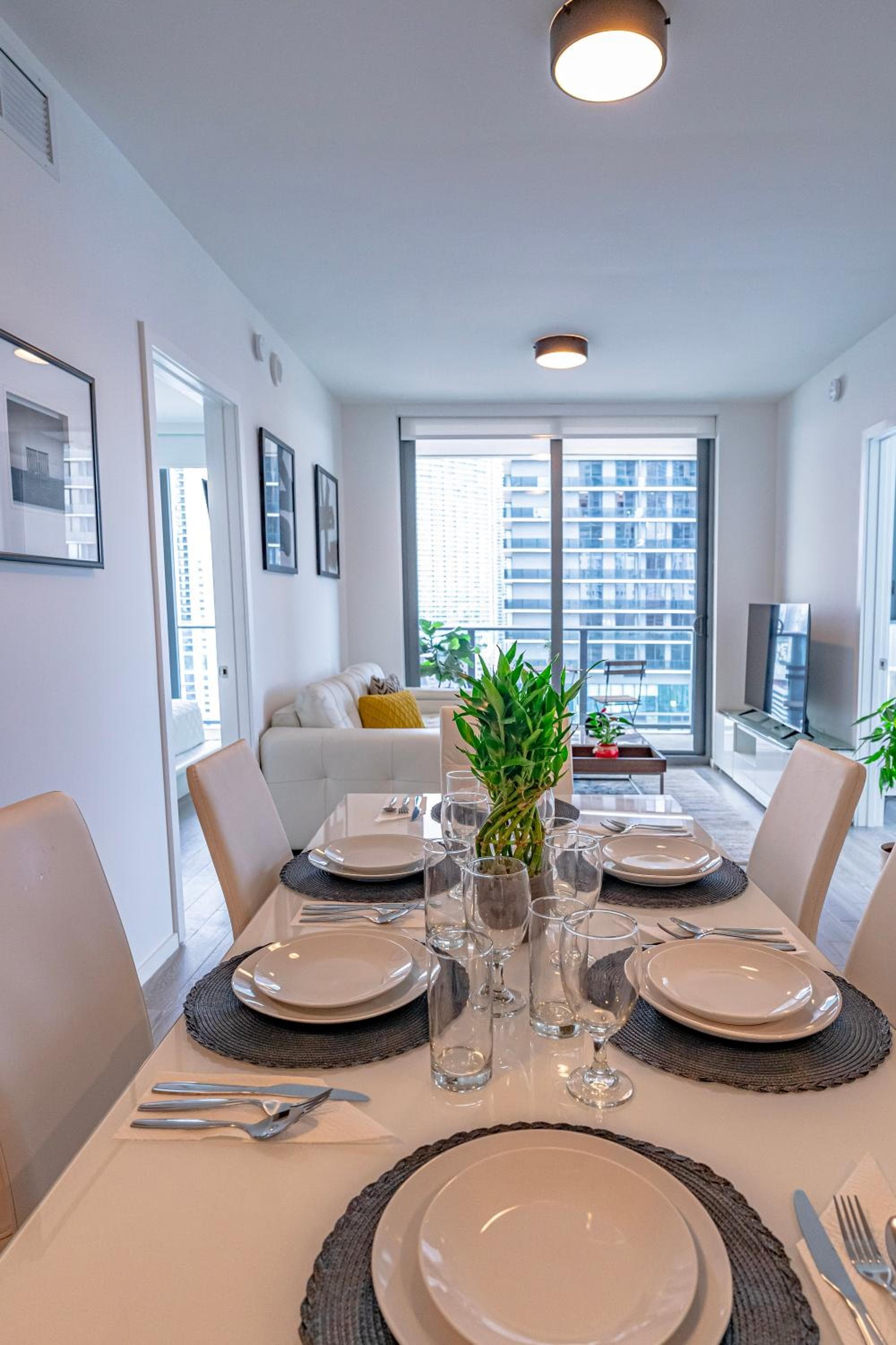 Luxurious 2-Bed Apartment with Breathtaking Bay views!! — 19
