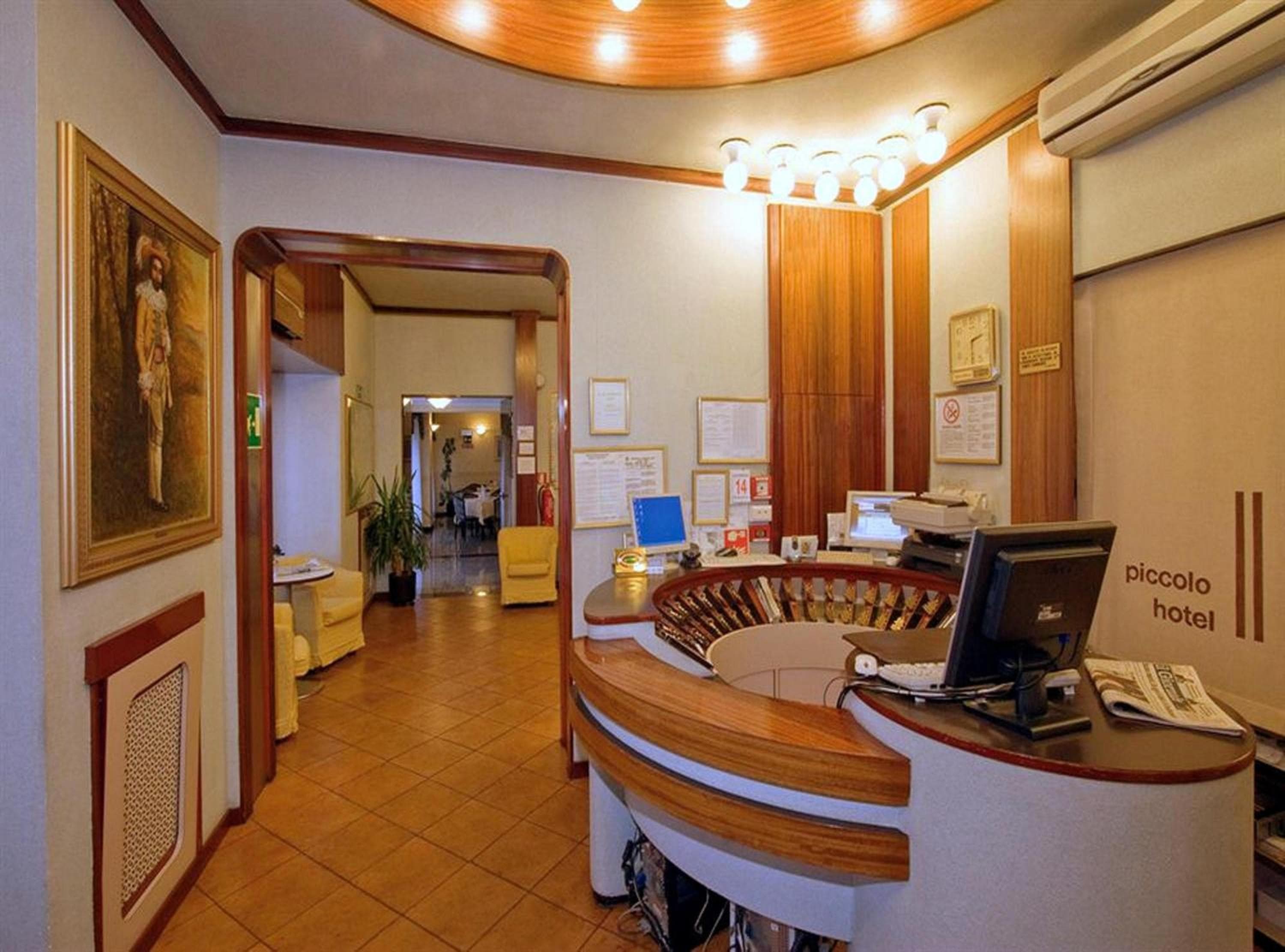 Pequeño hotel — 3