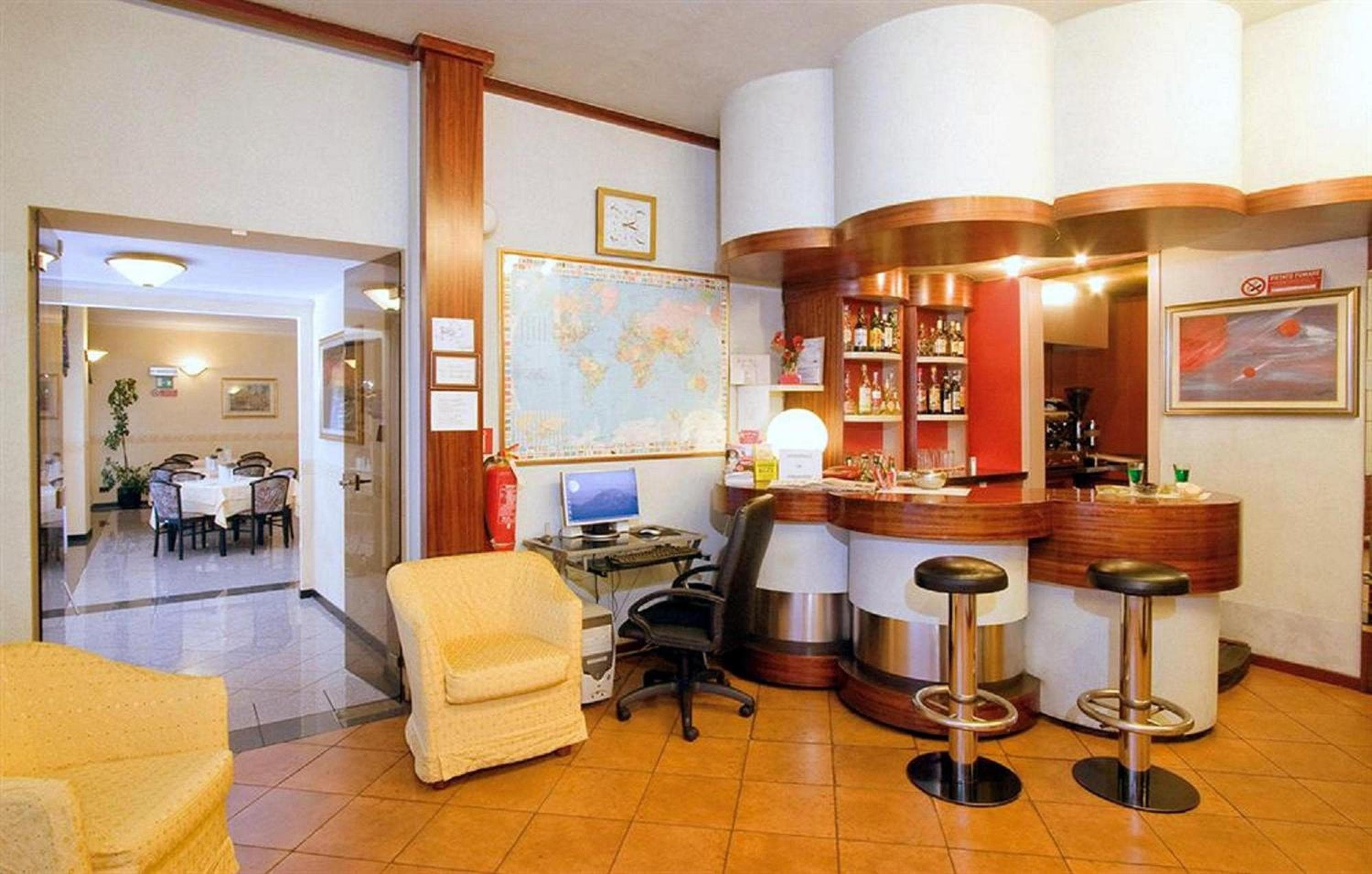 Pequeño hotel — 5