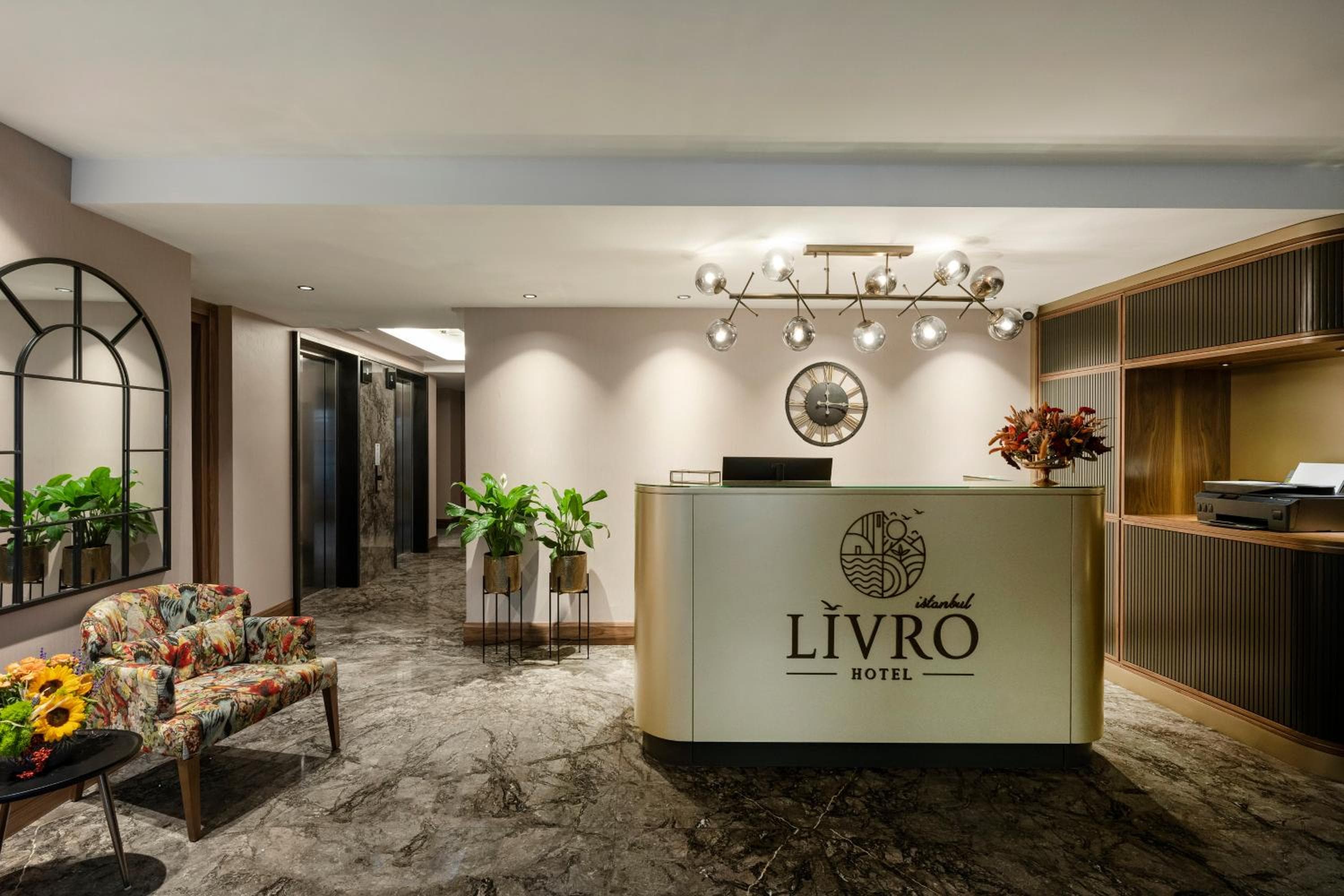 Livro Hotel — 12